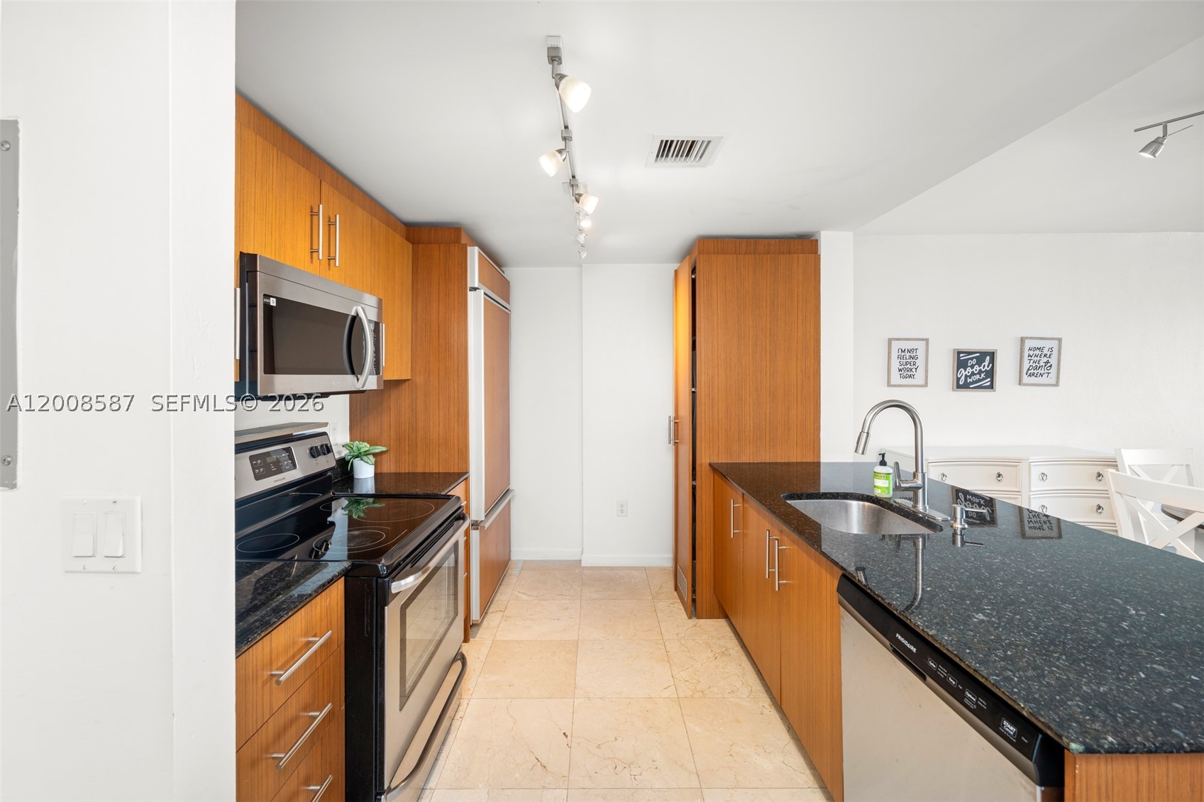 10275 Collins Ave #327, Bal Harbour FL 33154