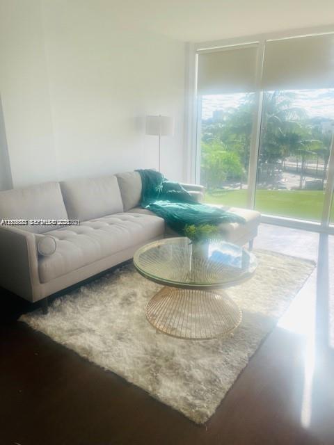 10275 Collins Ave #327, Bal Harbour FL 33154