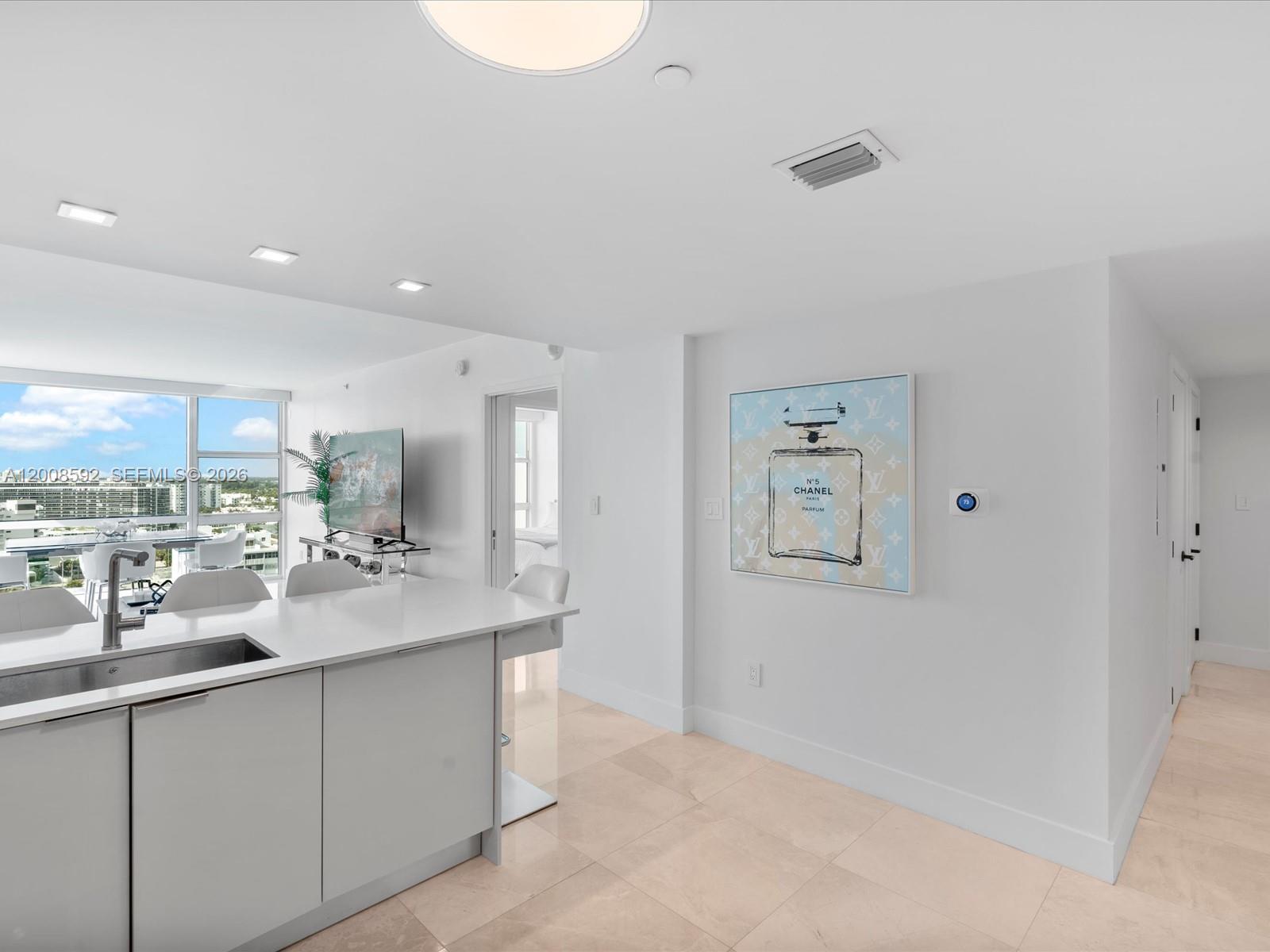 6801 Collins Ave #1402 Door 1412 L, Miami Beach FL 33141