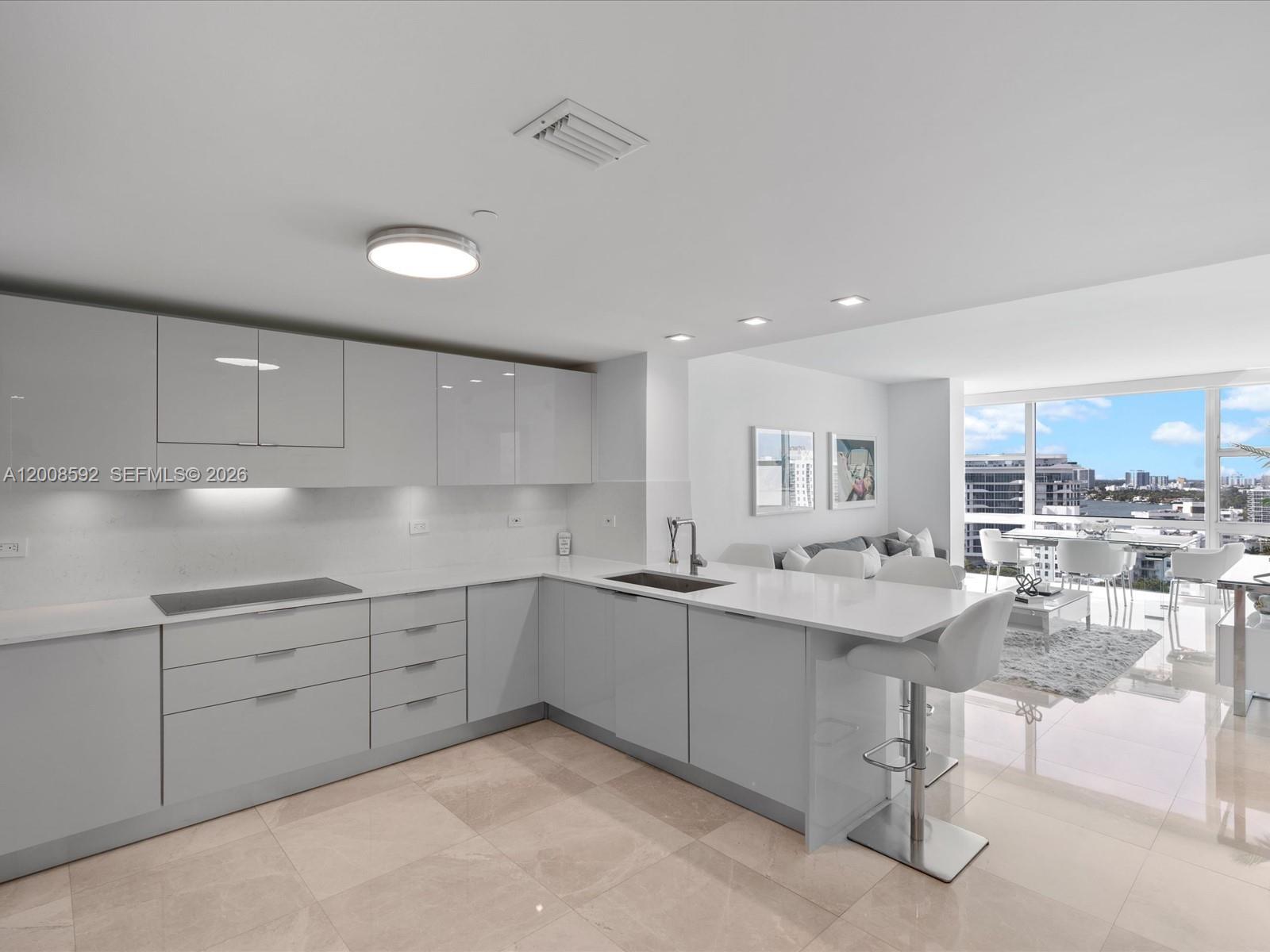 6801 Collins Ave #1402 Door 1412 L, Miami Beach FL 33141
