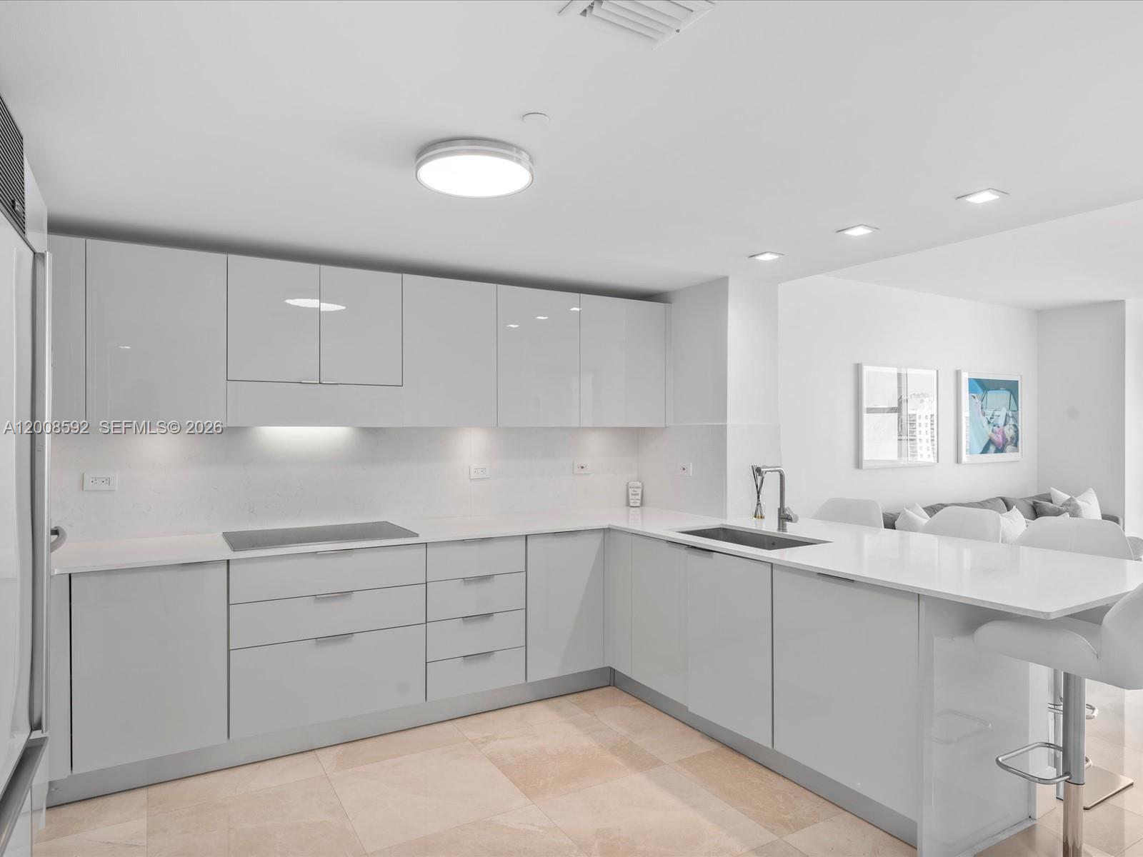 6801 Collins Ave #1402 Door 1412 L, Miami Beach FL 33141
