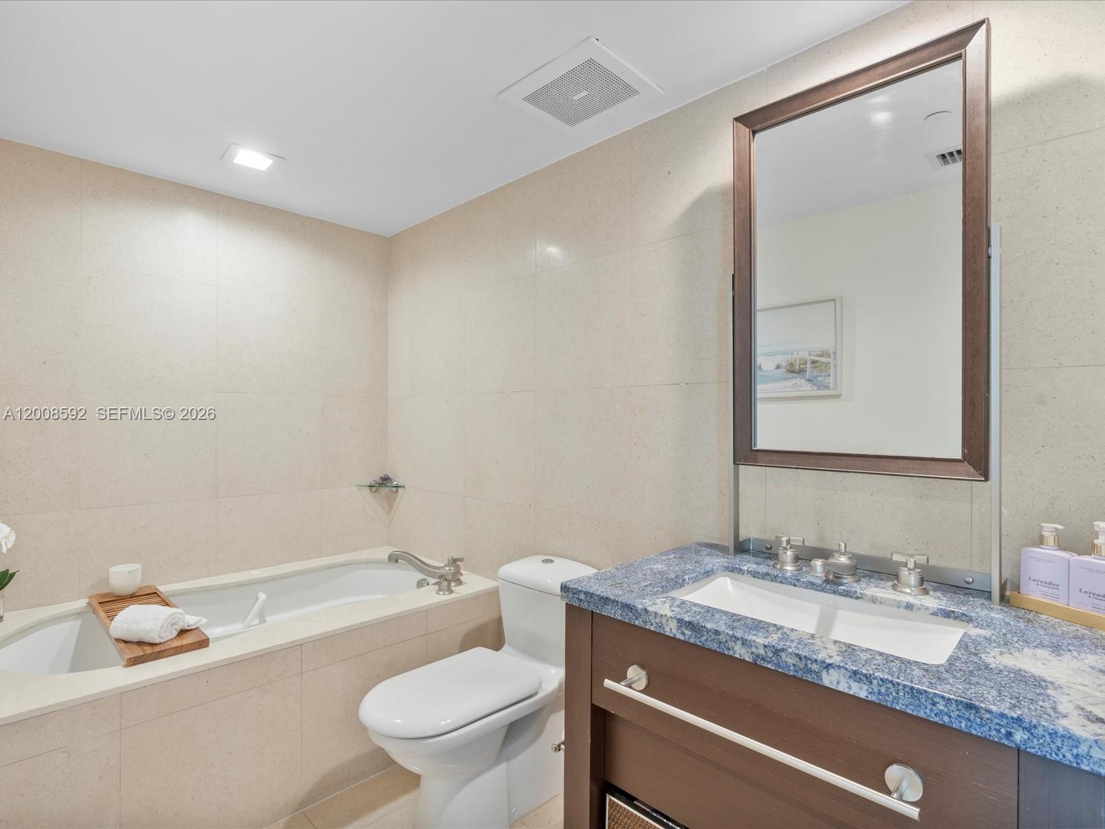 6801 Collins Ave #1402 Door 1412 L, Miami Beach FL 33141