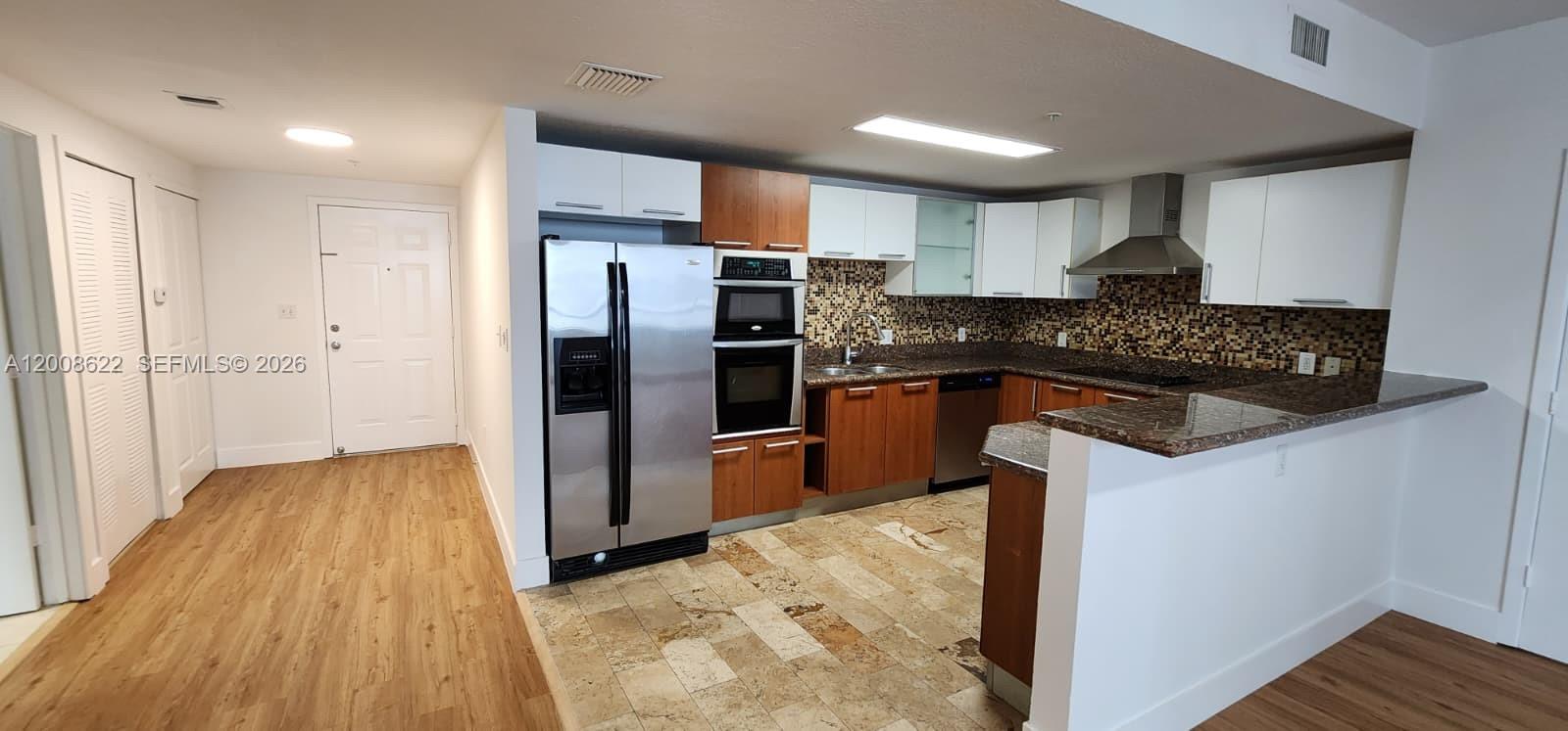170 SE 14th St #1408, Miami FL 33131