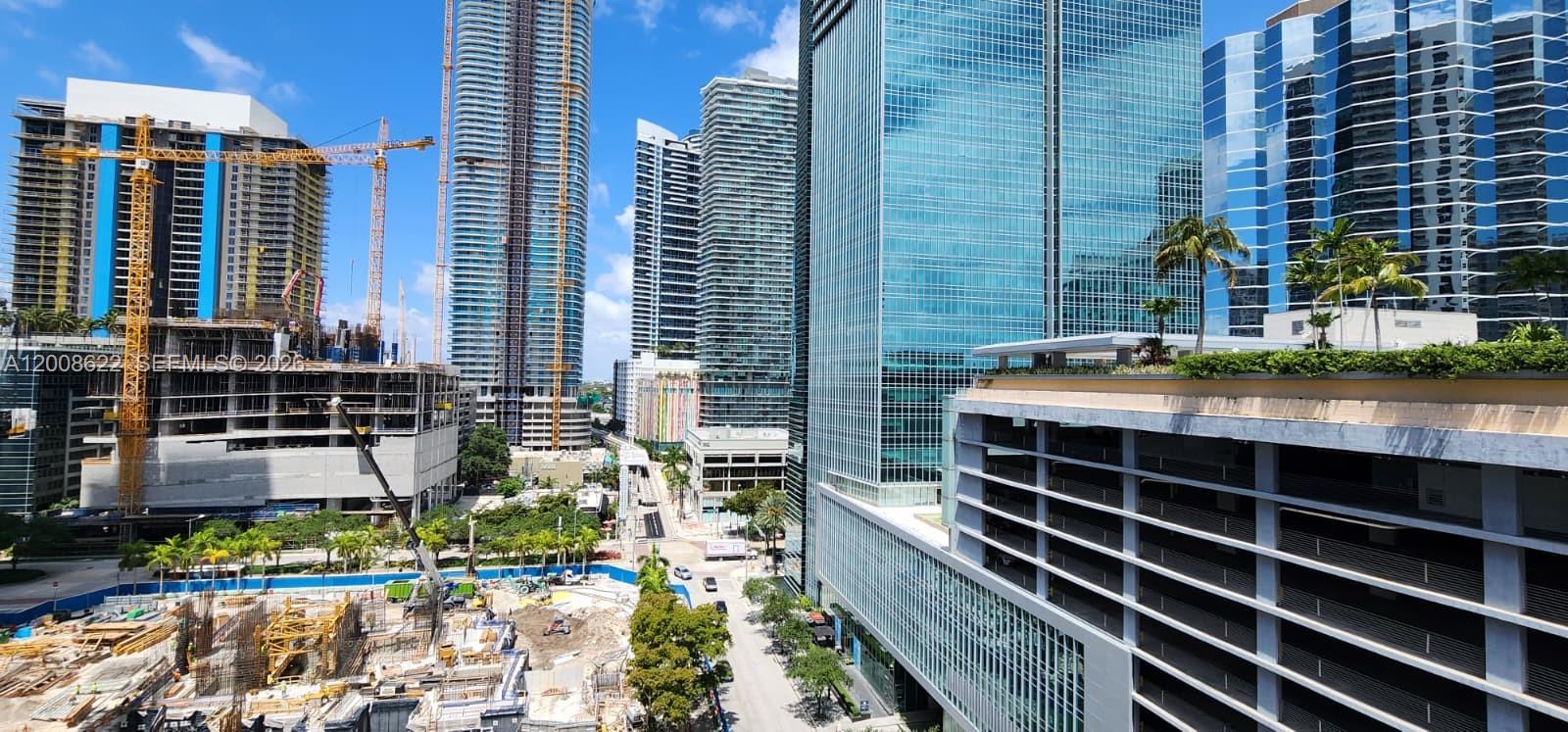 170 SE 14th St #1408, Miami FL 33131