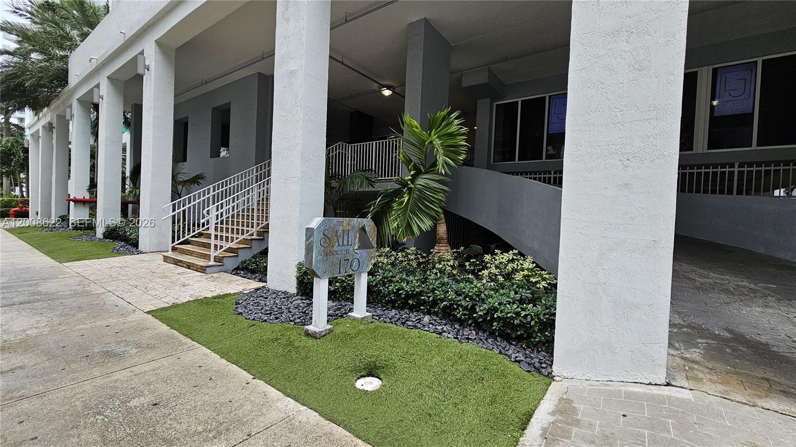 170 SE 14th St #1408, Miami FL 33131