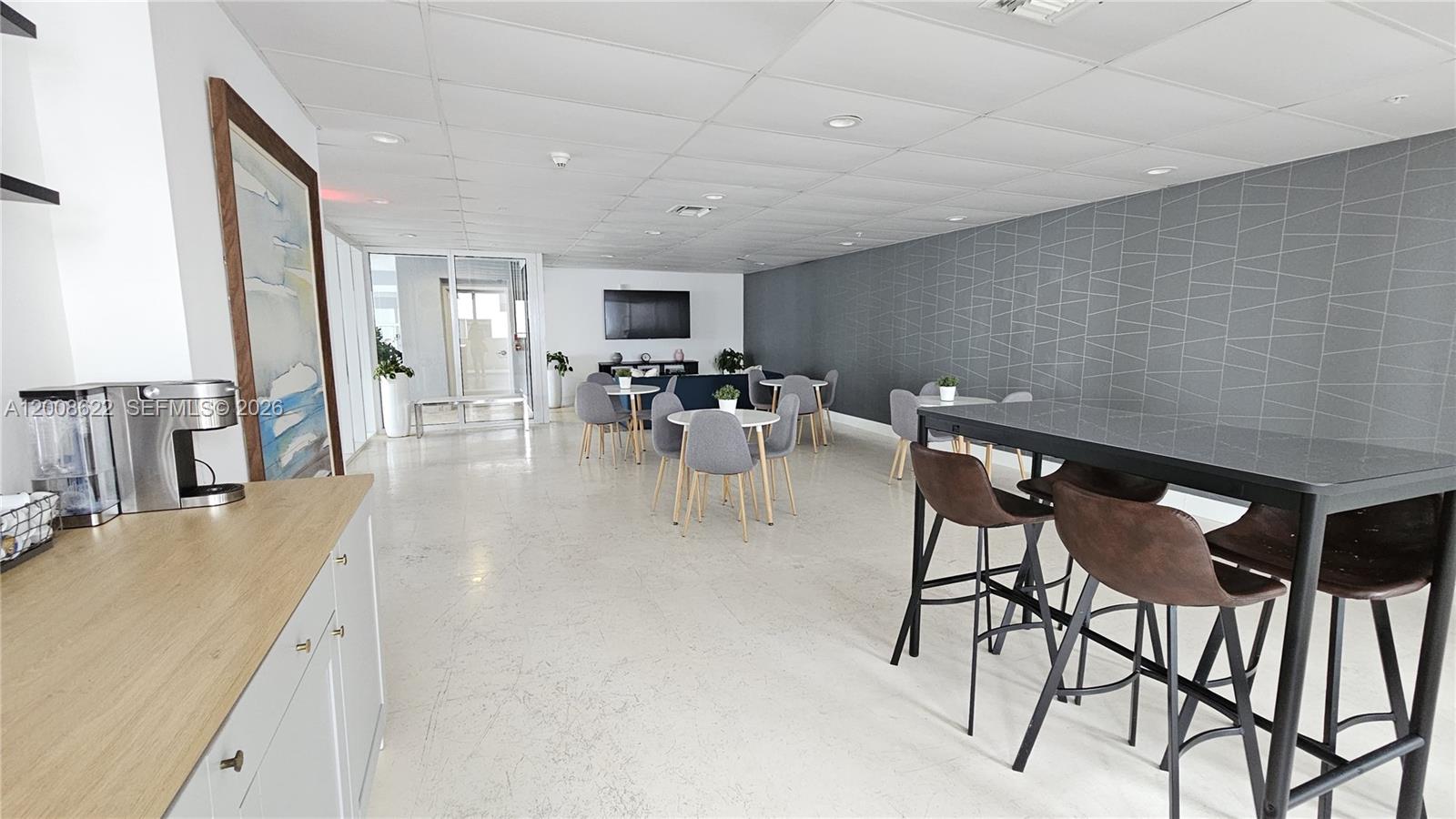 170 SE 14th St #1408, Miami FL 33131