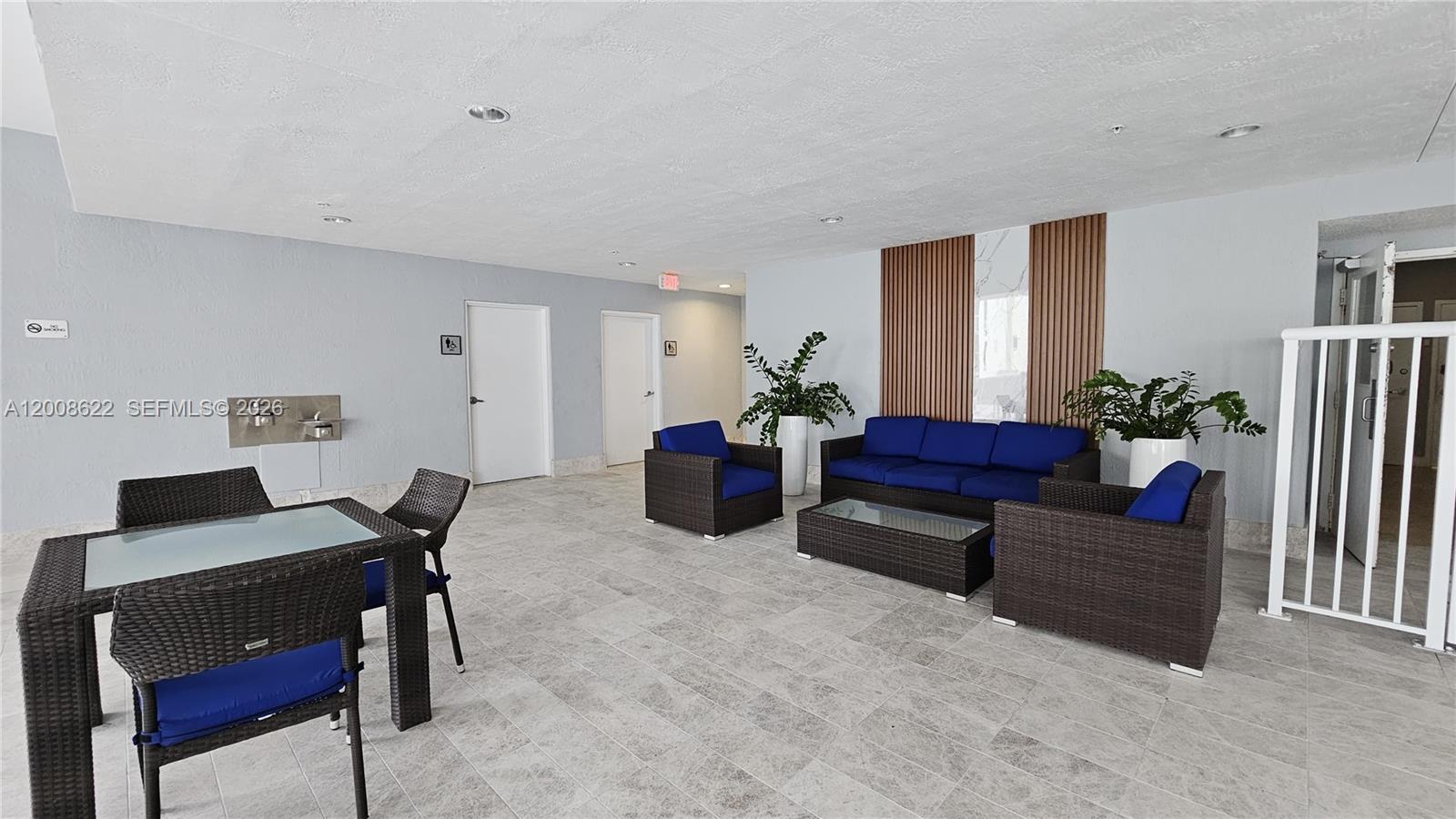 170 SE 14th St #1408, Miami FL 33131