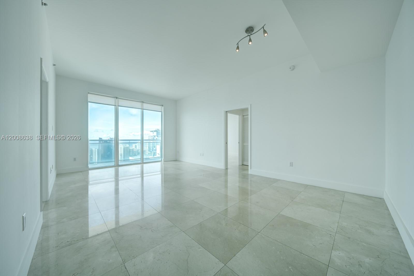 950 Brickell Bay Dr #4805, Miami FL 33131
