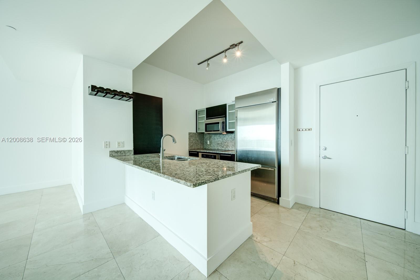 950 Brickell Bay Dr #4805, Miami FL 33131