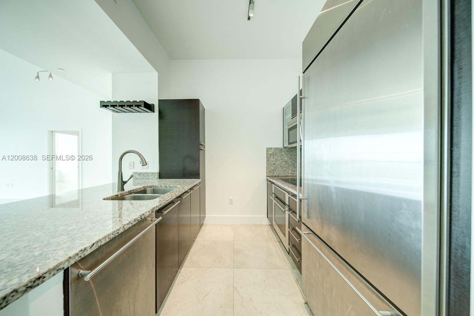 950 Brickell Bay Dr #4805, Miami FL 33131
