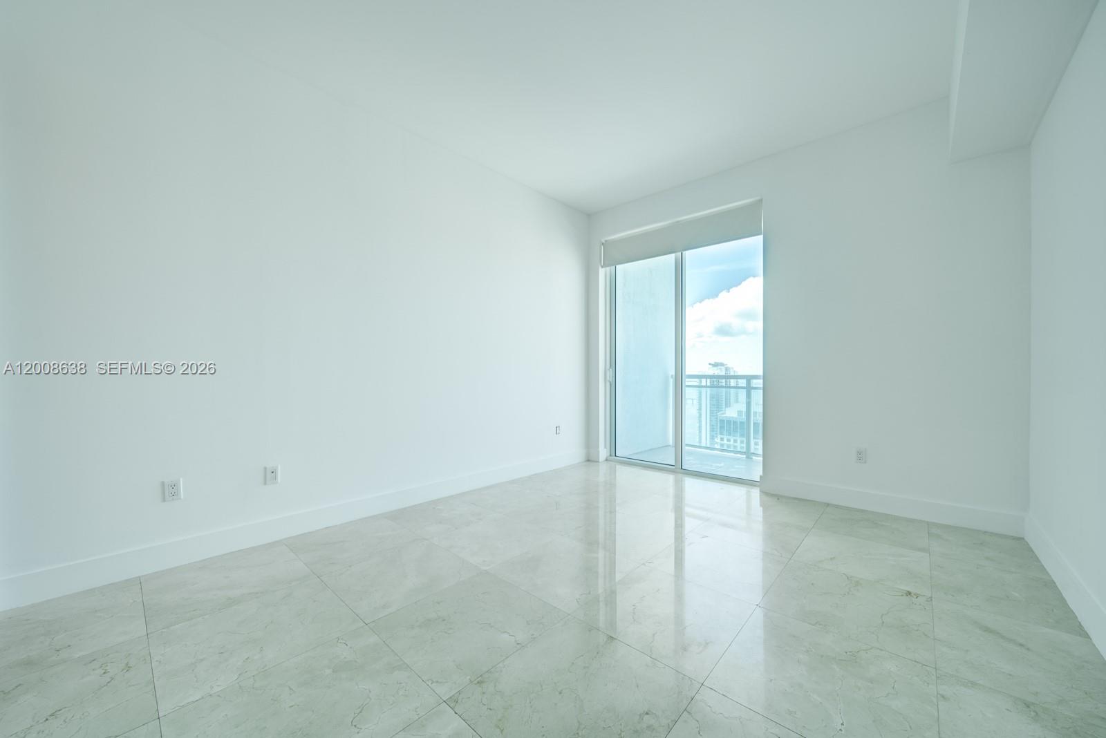 950 Brickell Bay Dr #4805, Miami FL 33131