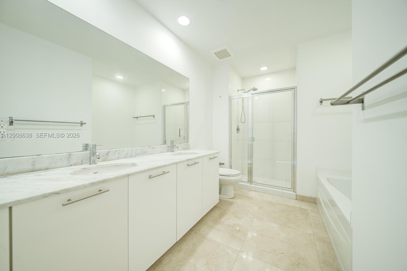 950 Brickell Bay Dr #4805, Miami FL 33131