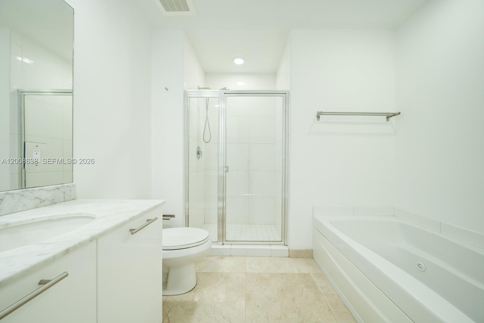 950 Brickell Bay Dr #4805, Miami FL 33131