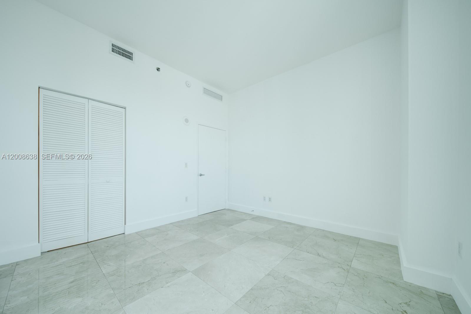 950 Brickell Bay Dr #4805, Miami FL 33131