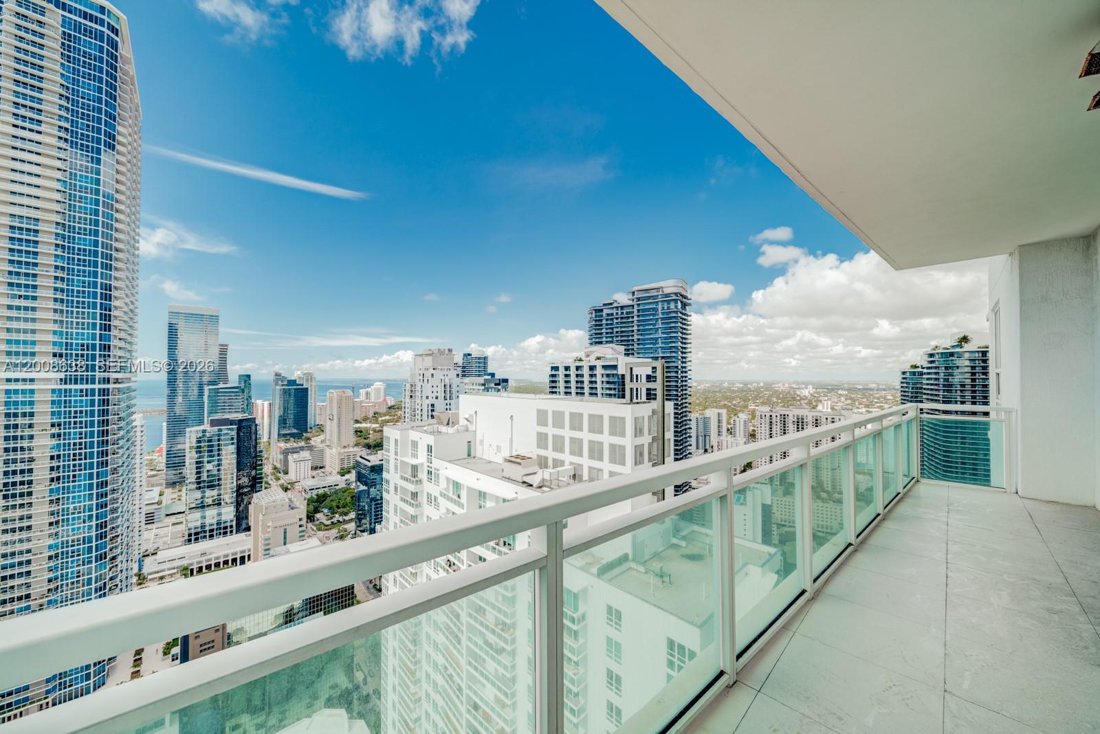 950 Brickell Bay Dr #4805, Miami FL 33131