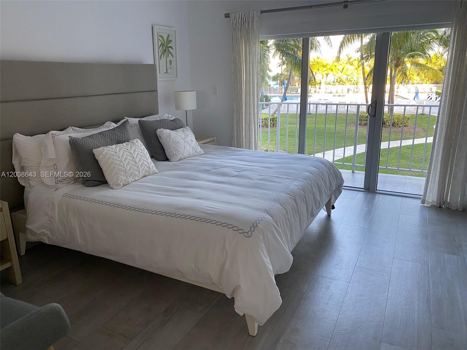 881 Ocean Dr #TH12, Key Biscayne FL 33149
