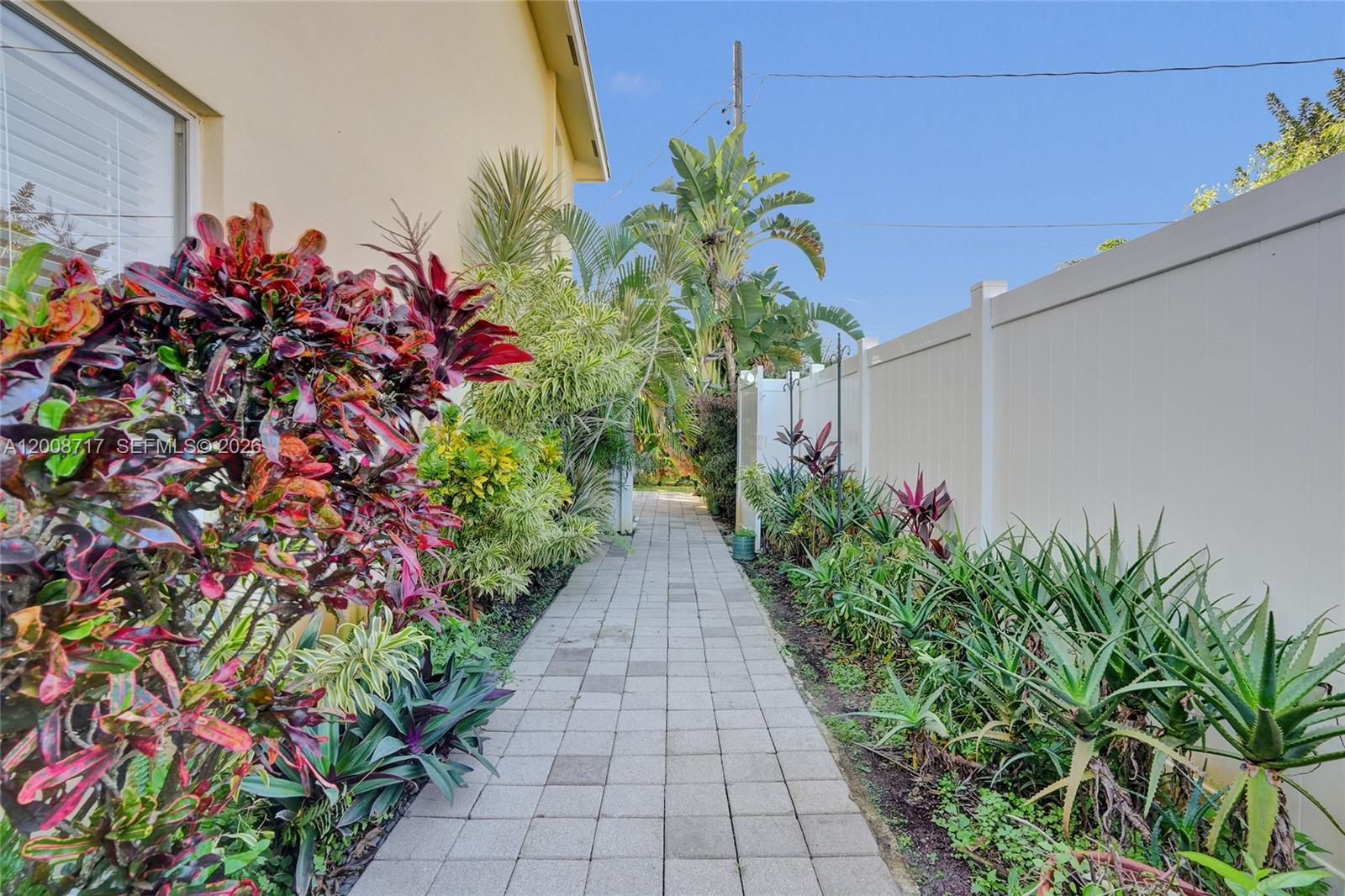 740 Buttonwood Rd #740, North Palm Beach FL 33408