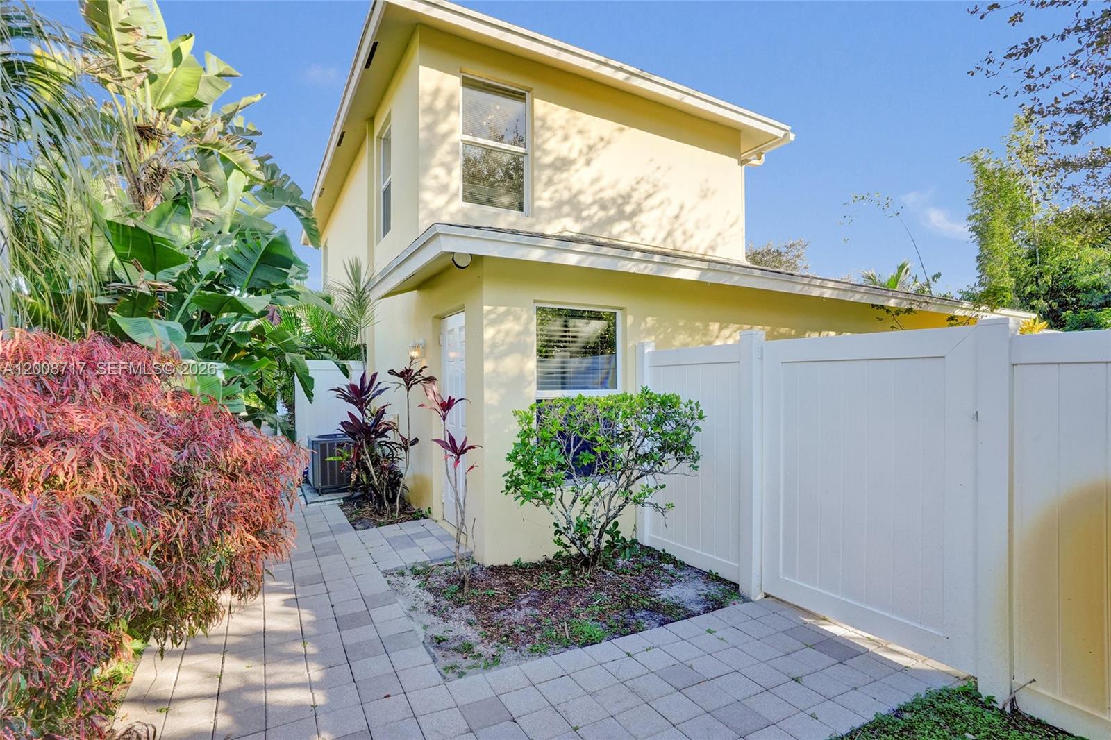 740 Buttonwood Rd #740, North Palm Beach FL 33408