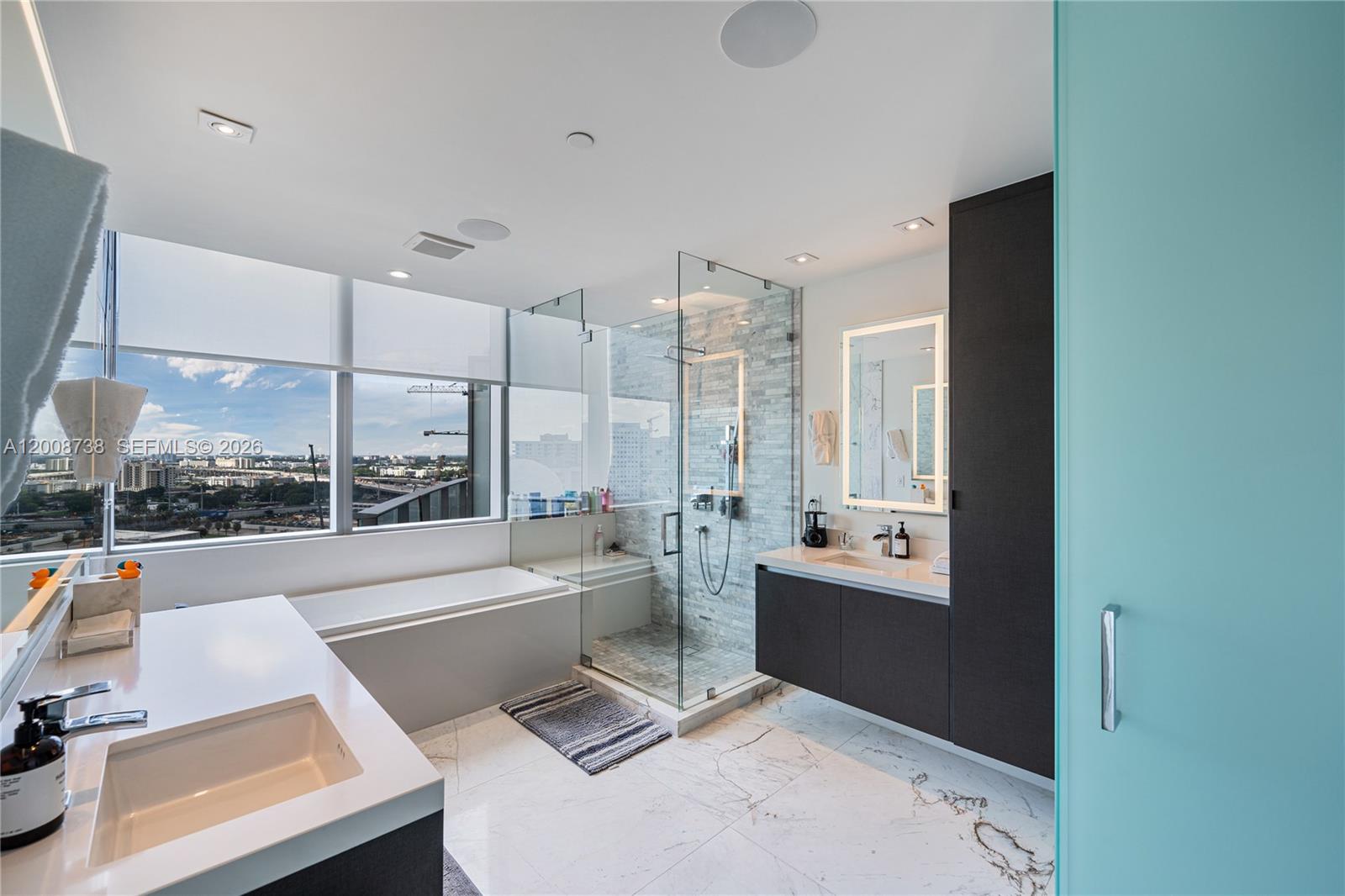 851 NE 1st Ave #1412, Miami FL 33132