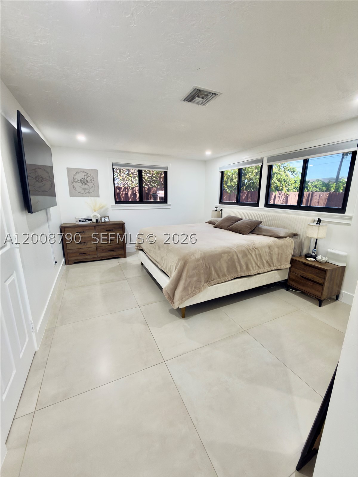 1524 NE 14th Ter, Fort Lauderdale FL 33304