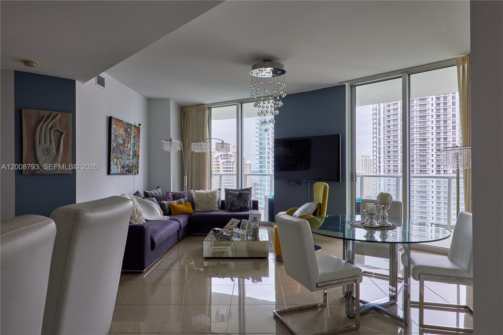 300 S Biscayne Blvd #T-2108, Miami FL 33131