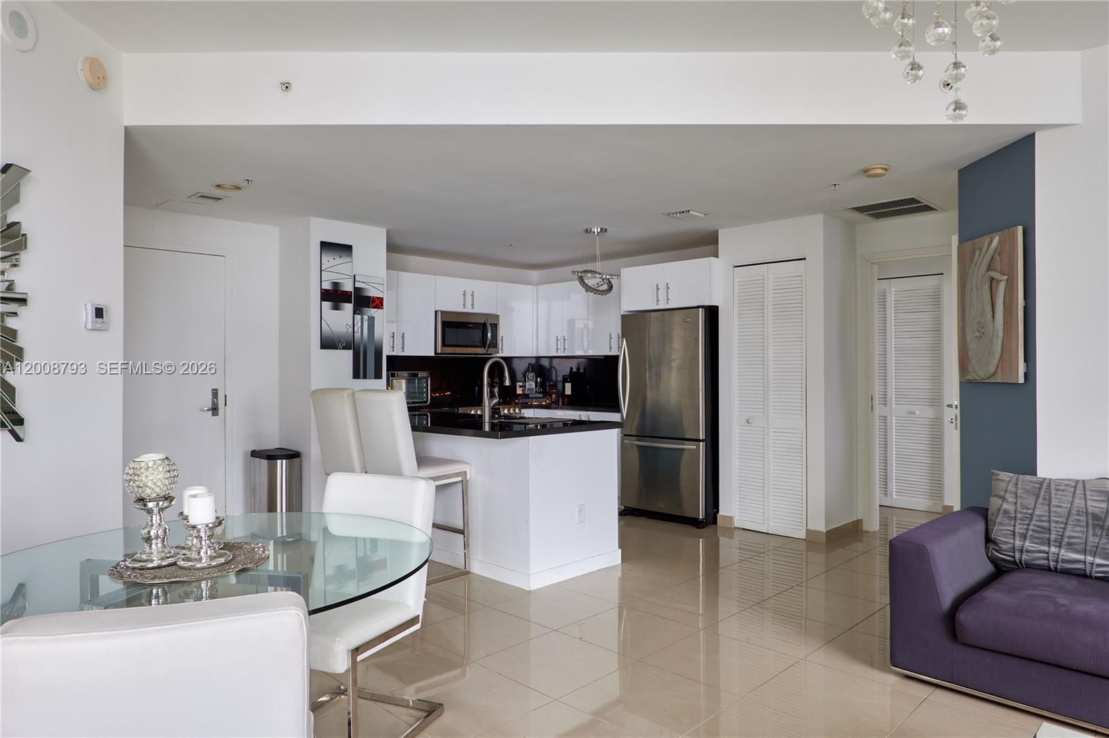 300 S Biscayne Blvd #T-2108, Miami FL 33131