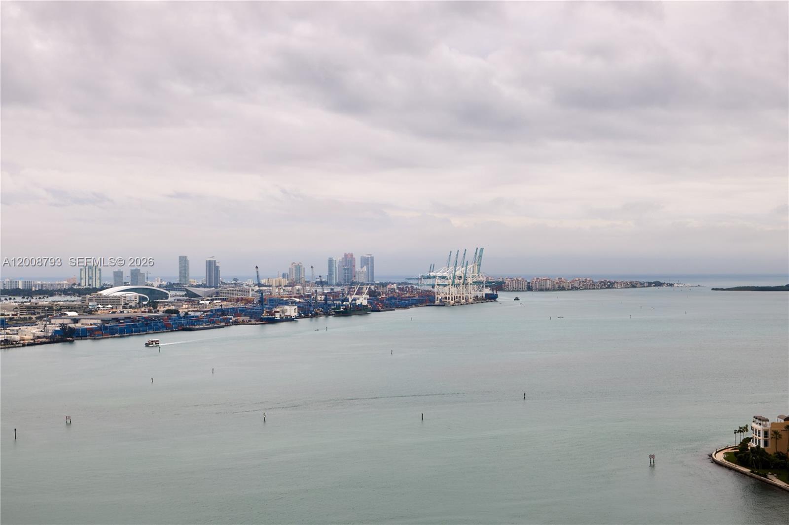 300 S Biscayne Blvd #T-2108, Miami FL 33131