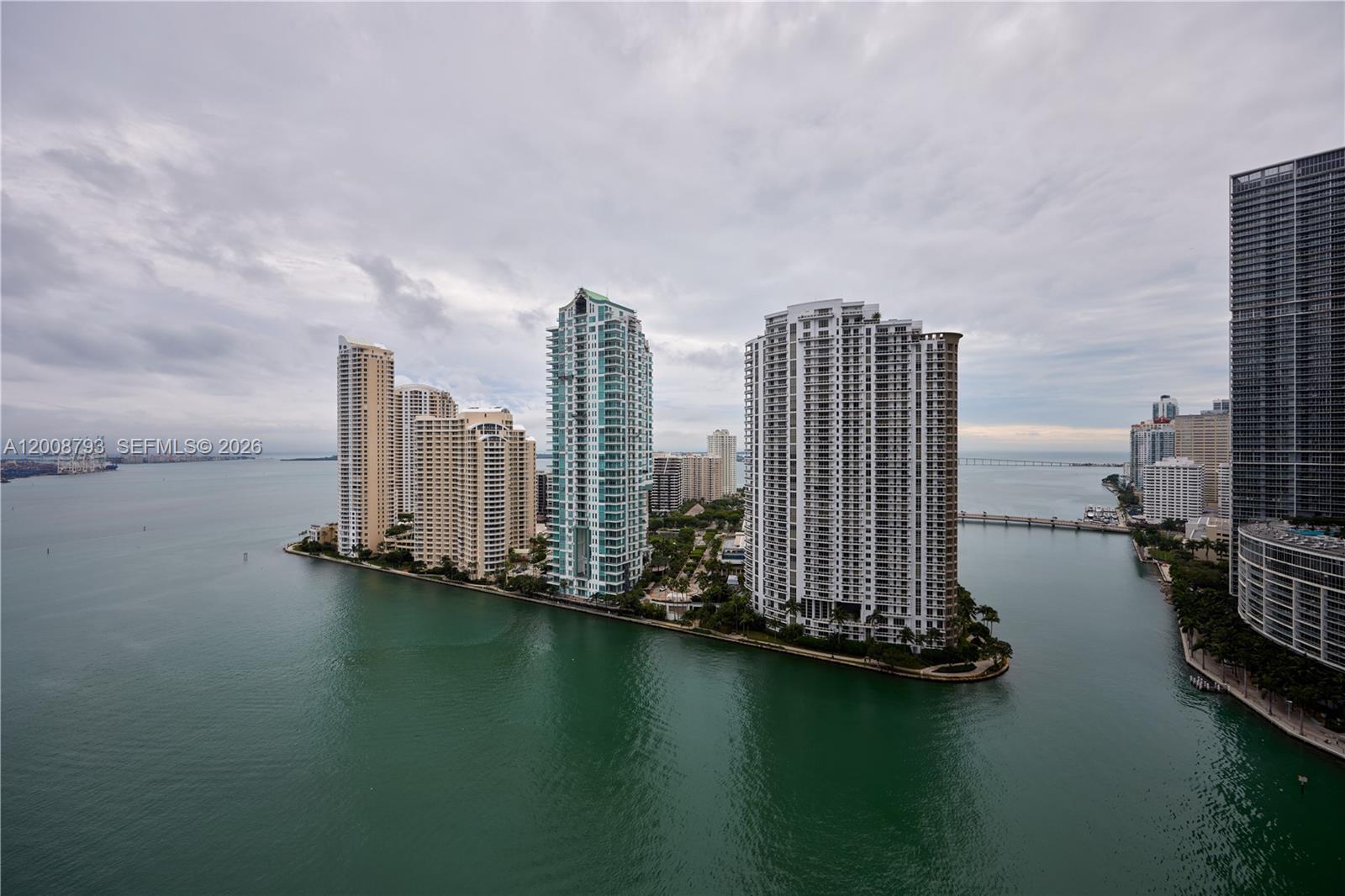 300 S Biscayne Blvd #T-2108, Miami FL 33131
