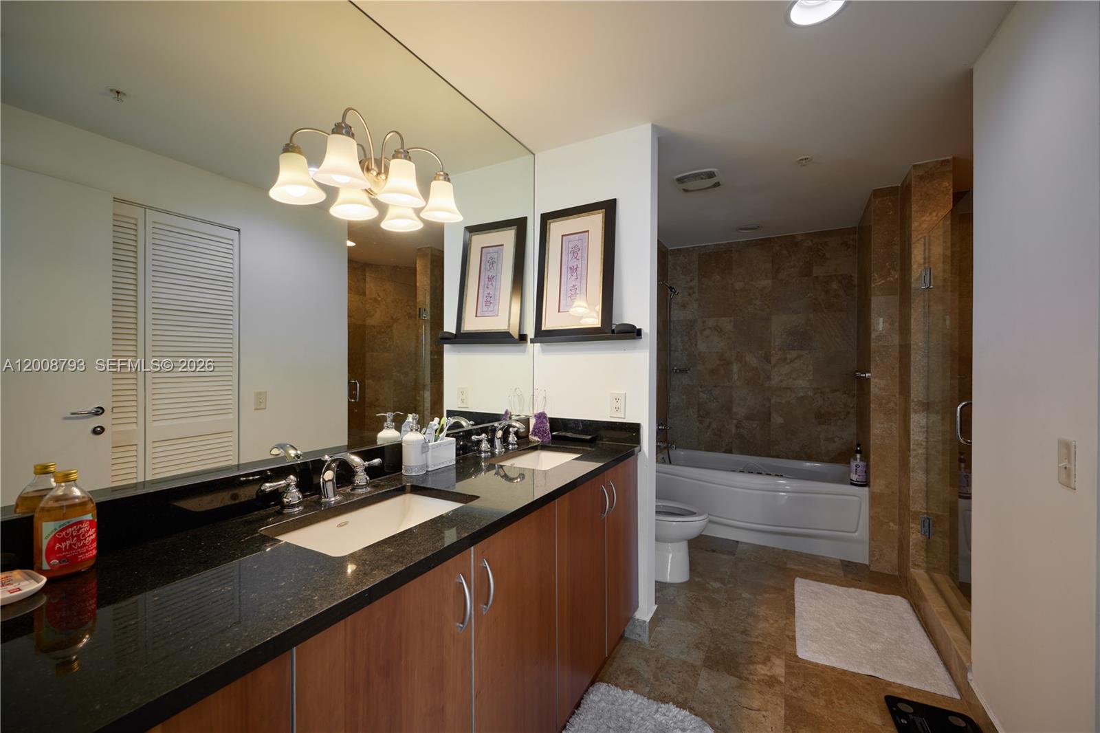 300 S Biscayne Blvd #T-2108, Miami FL 33131