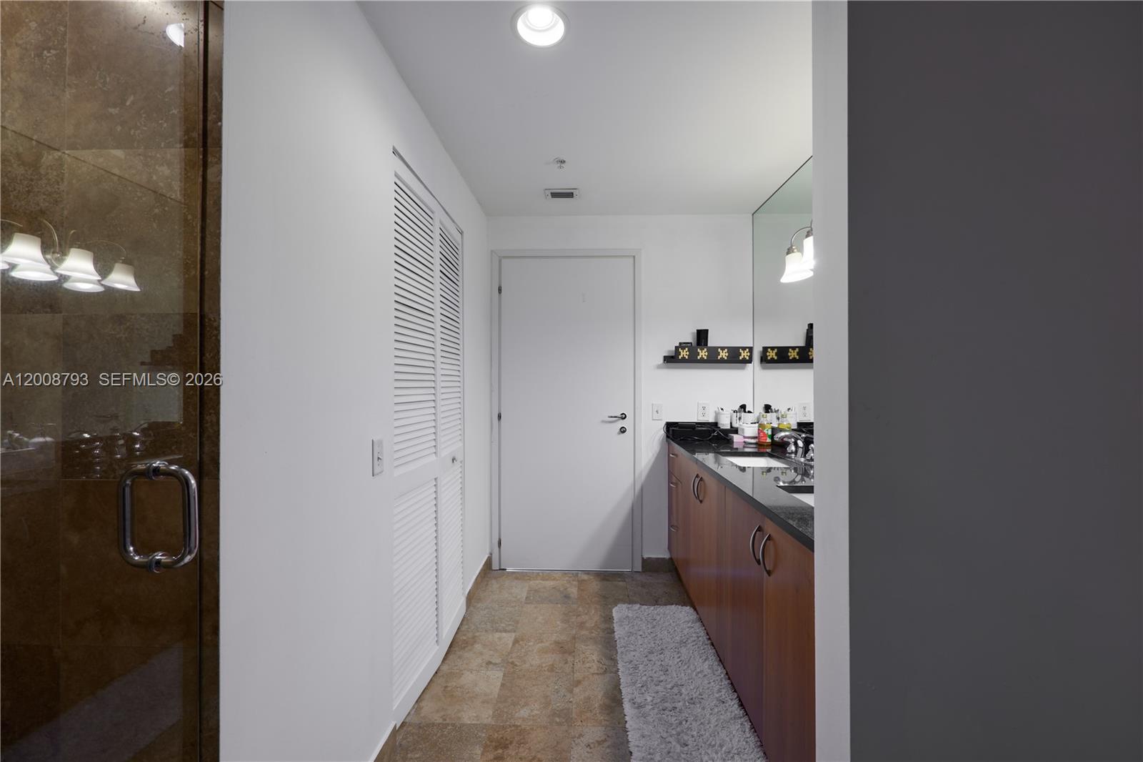 300 S Biscayne Blvd #T-2108, Miami FL 33131