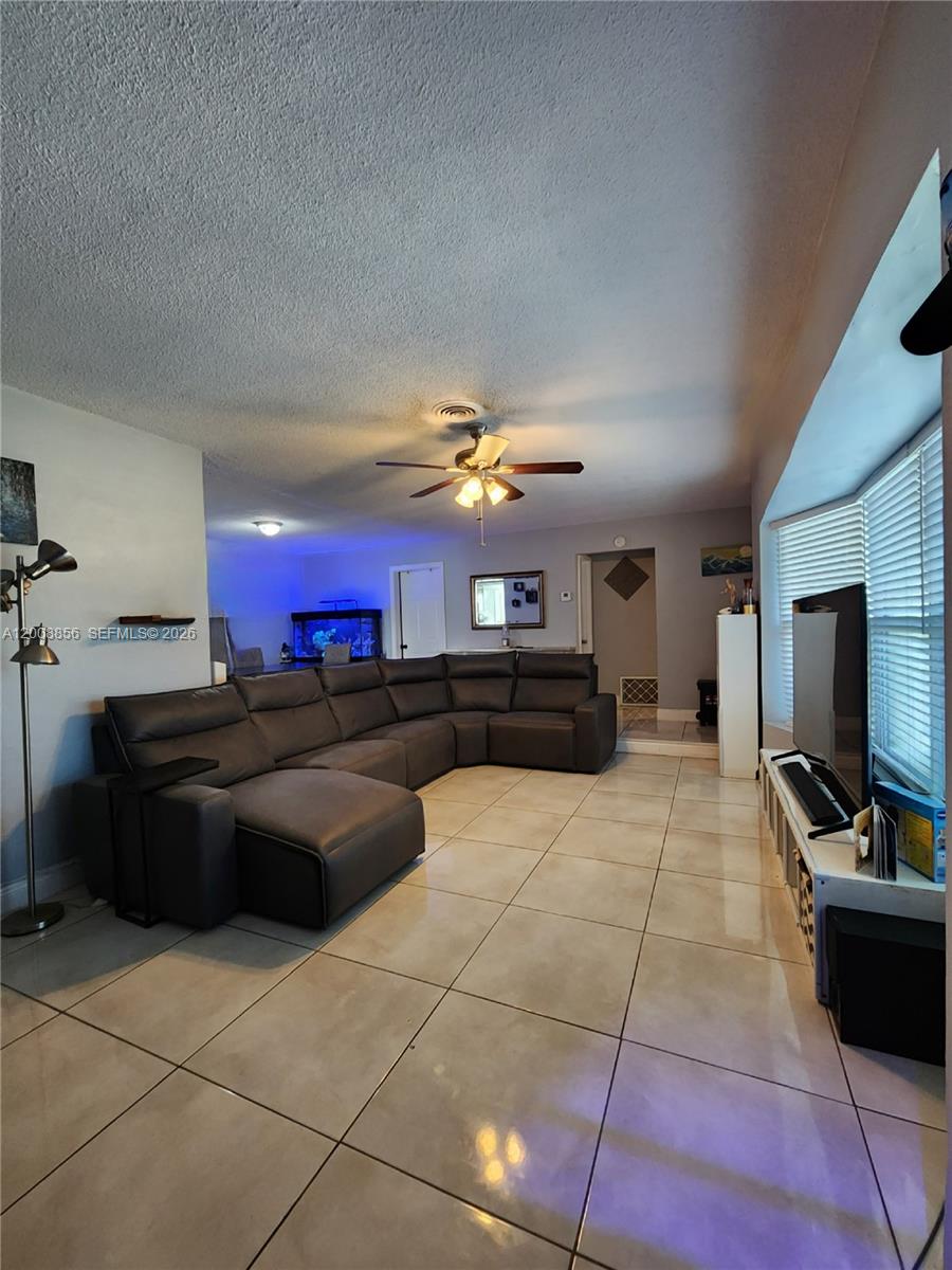 3381 NW 33rd Ct, Lauderdale Lakes FL 33309