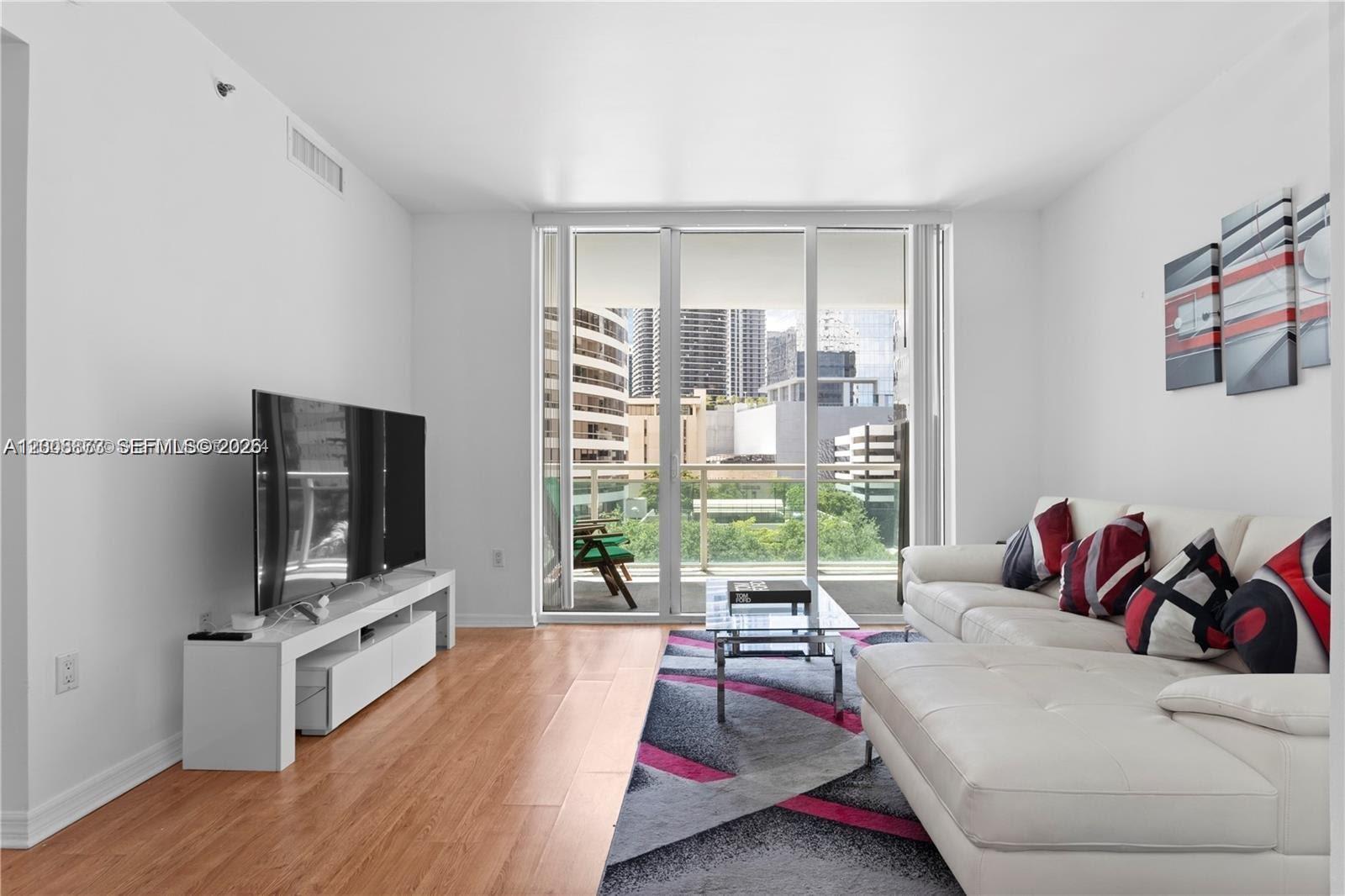 950 Brickell Bay Dr #501, Miami FL 33131