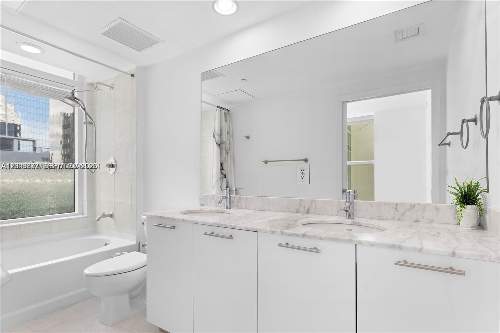 950 Brickell Bay Dr #501, Miami FL 33131