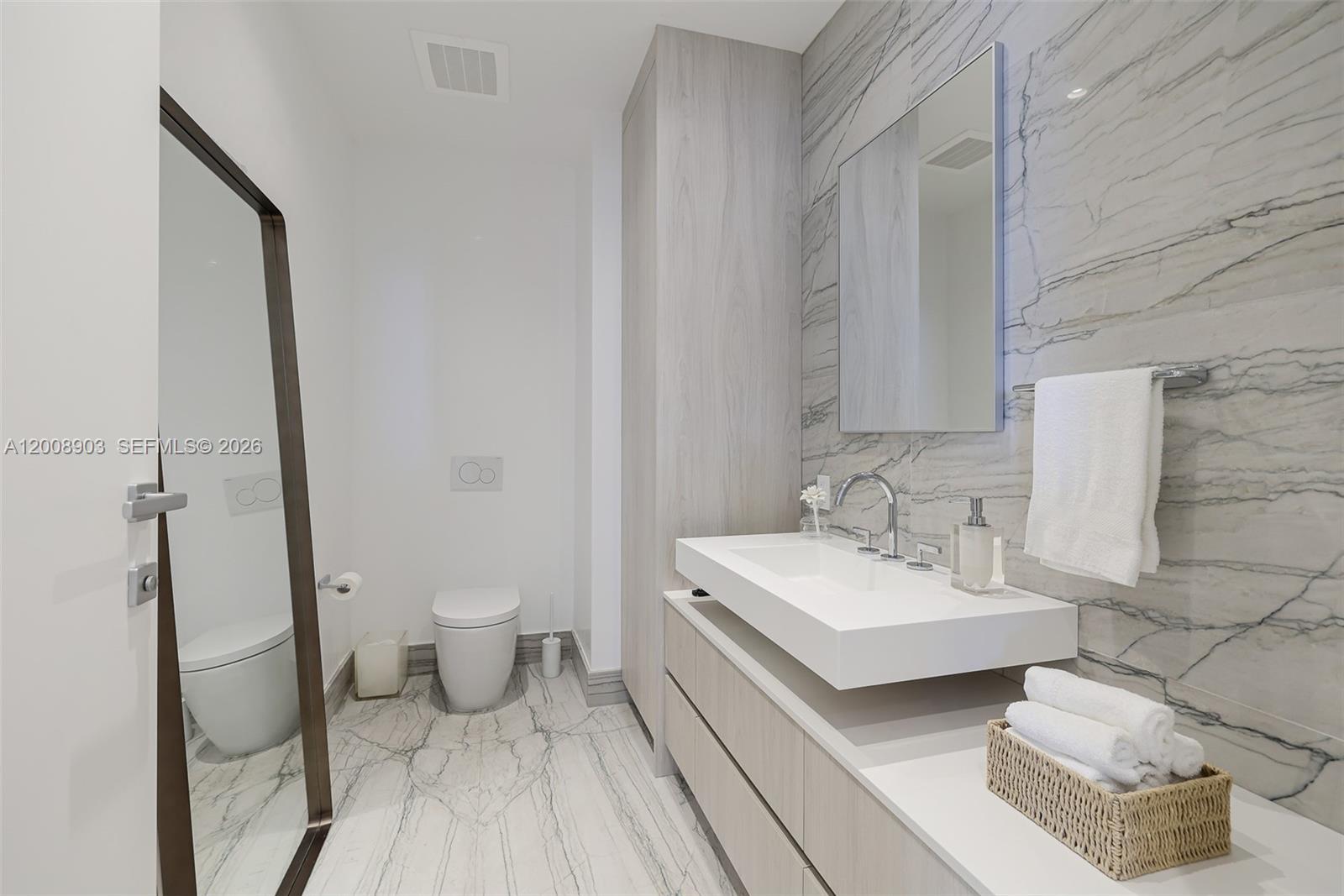 8701 Collins #904, Miami Beach FL 33154