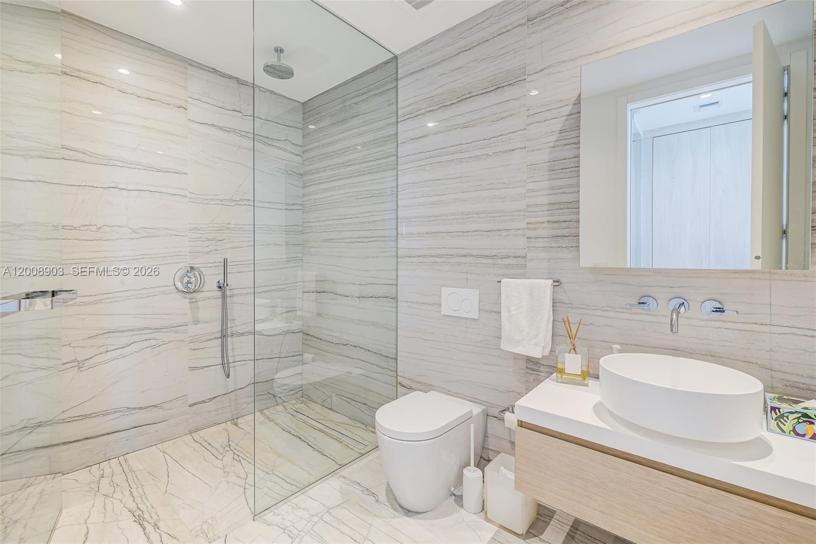 8701 Collins Ave #904, Miami Beach FL 33154