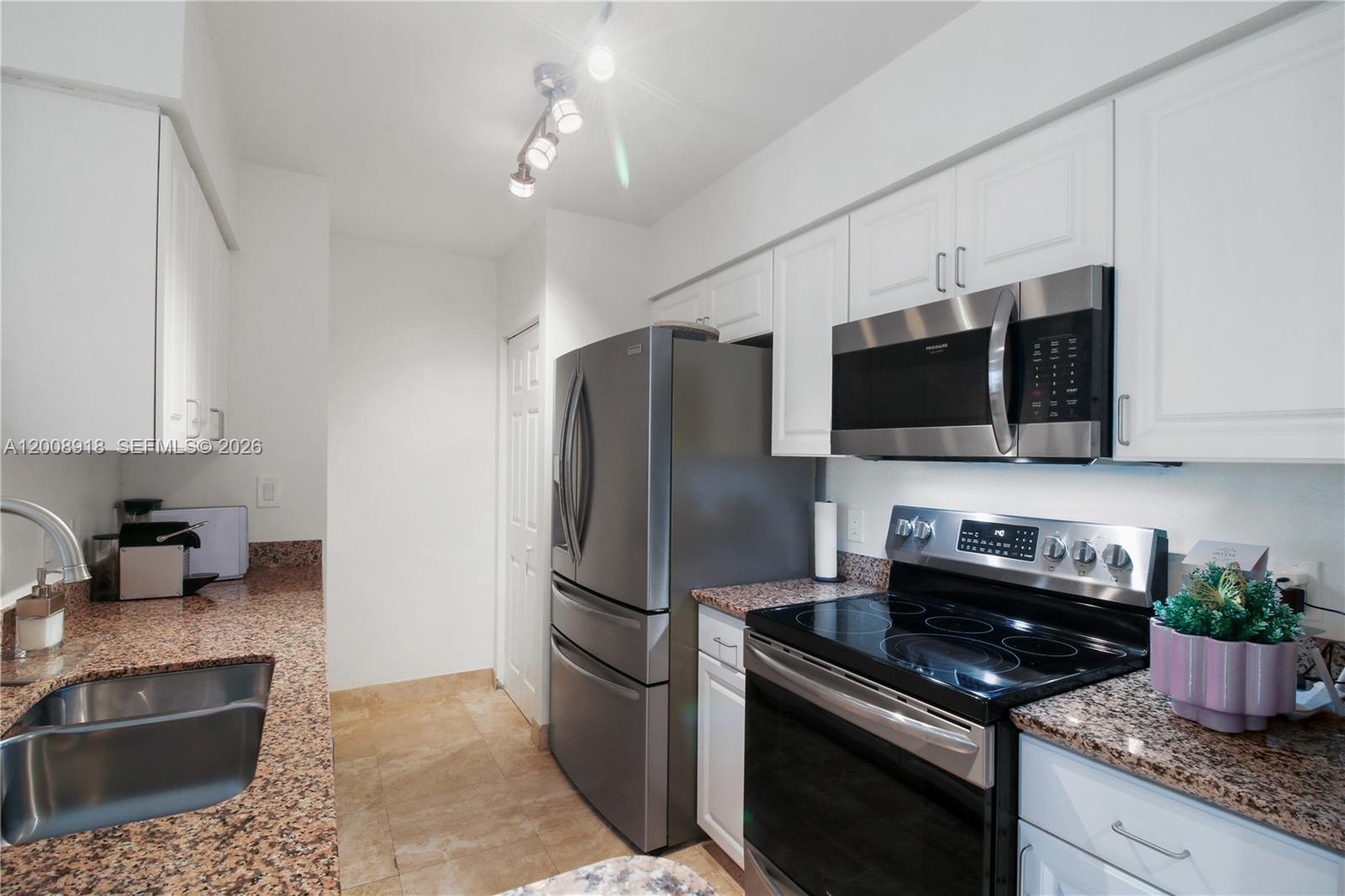 1155 S Brickell Bay Dr #805, Miami FL 33131