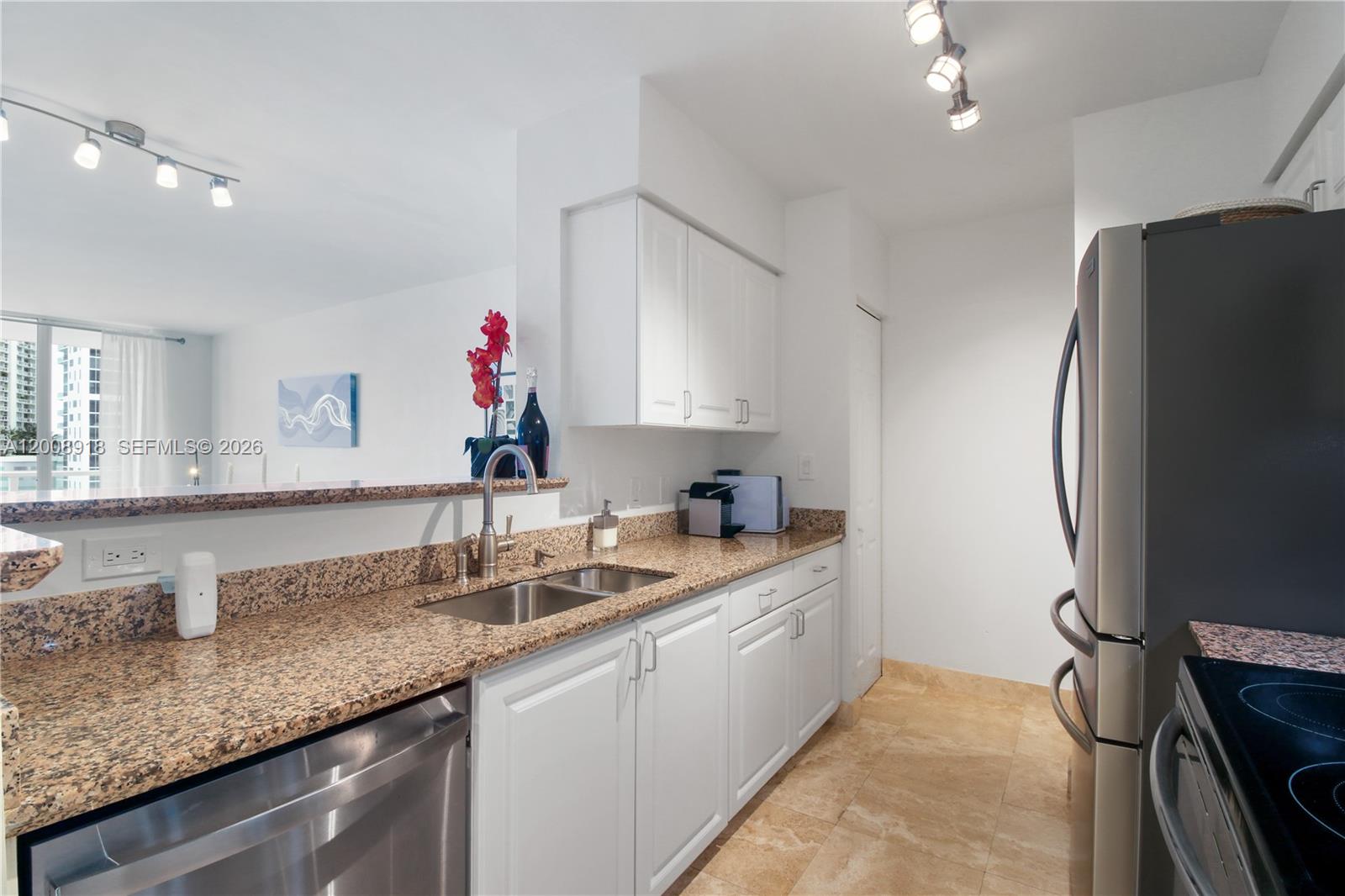1155 S Brickell Bay Dr #805, Miami FL 33131