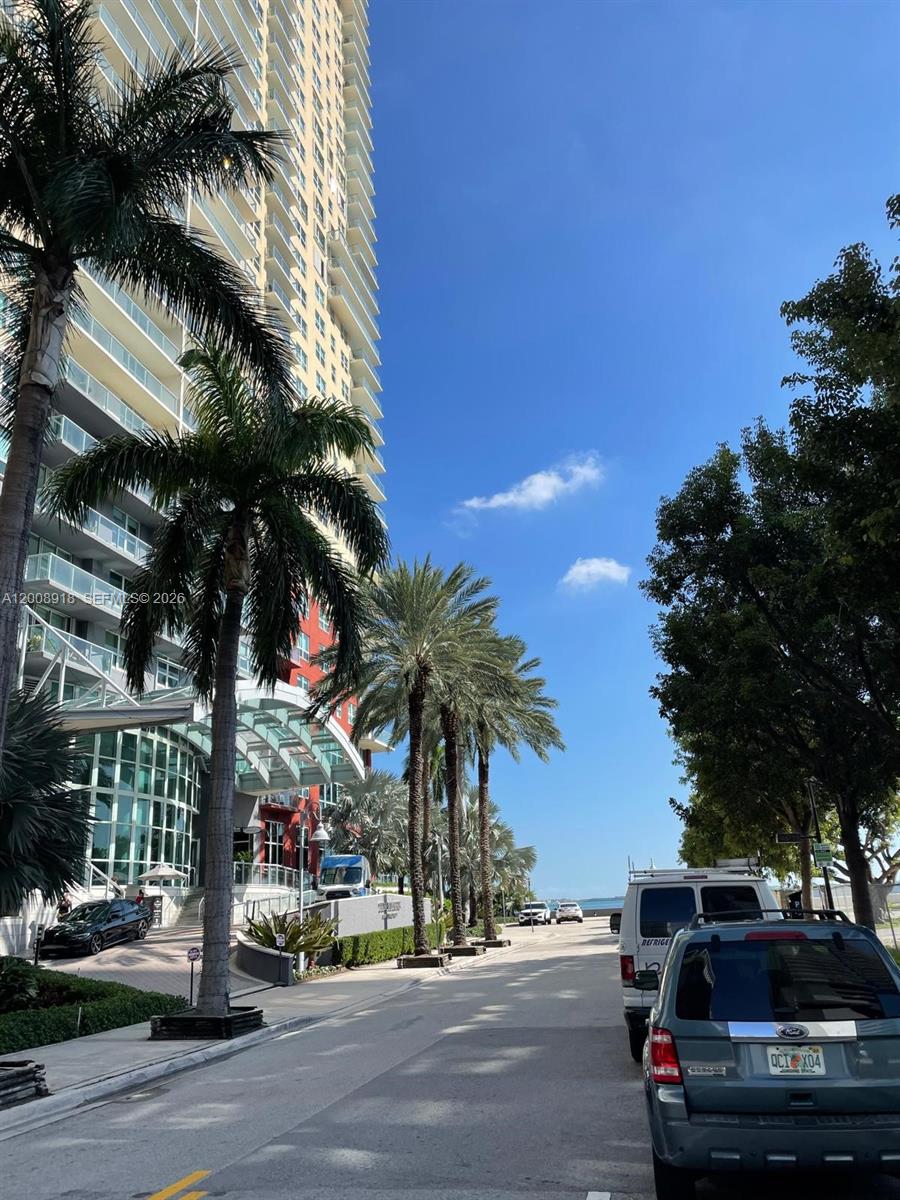 1155 S Brickell Bay Dr #805, Miami FL 33131