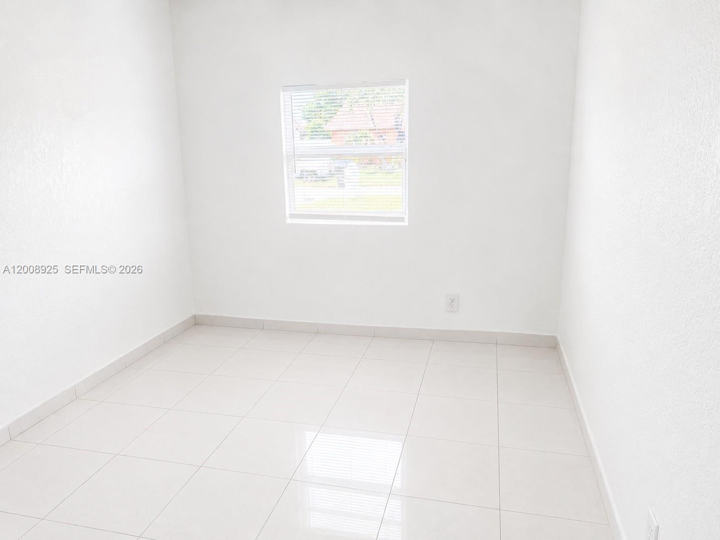 8210 SW 7th St, North Lauderdale FL 33068