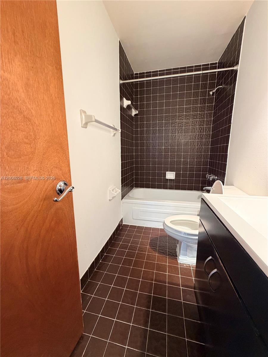 3225 Bird Ave #IV3, Miami FL 33133
