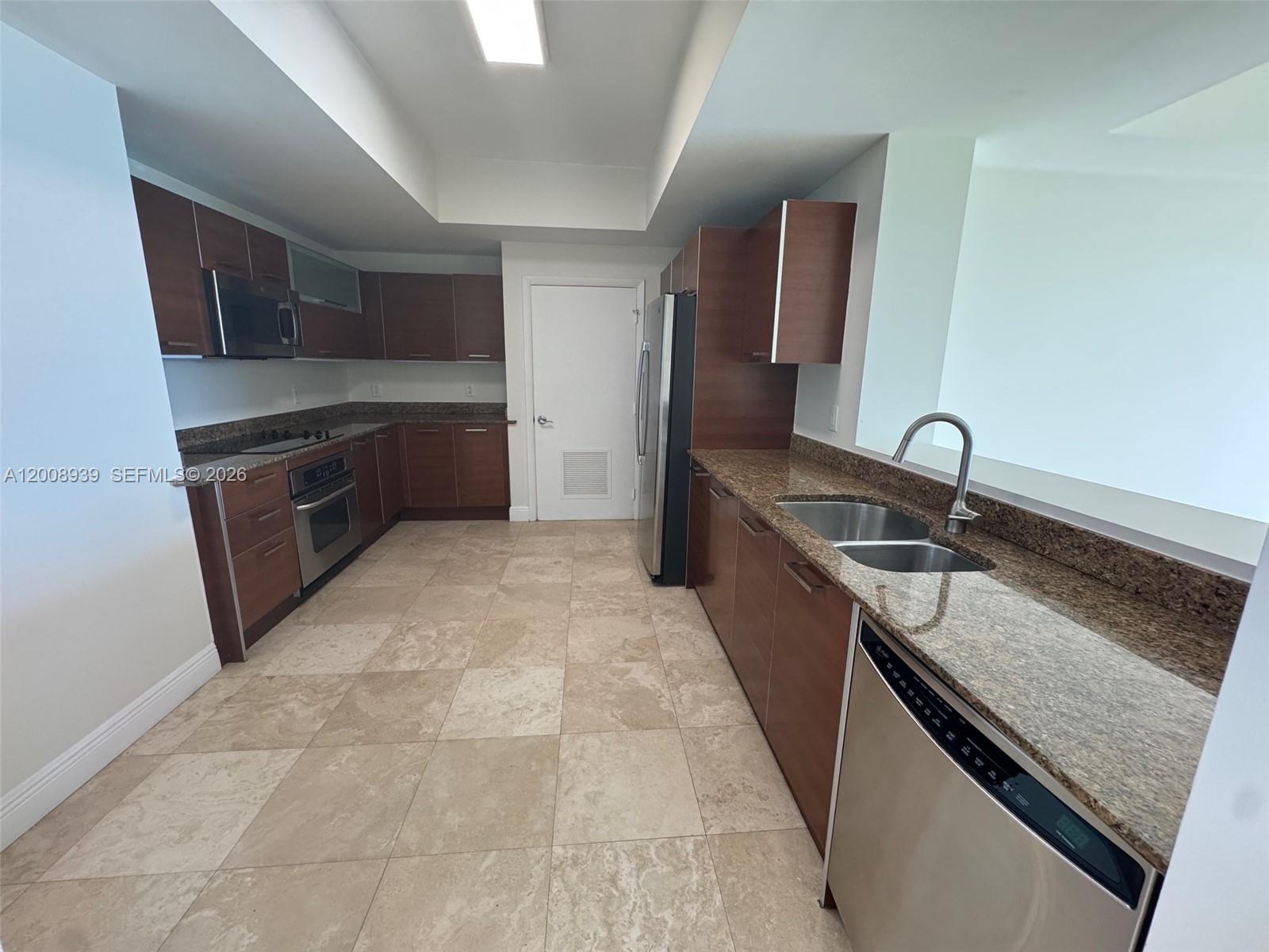 3330 NE 190 ST #1215, Aventura FL 33180