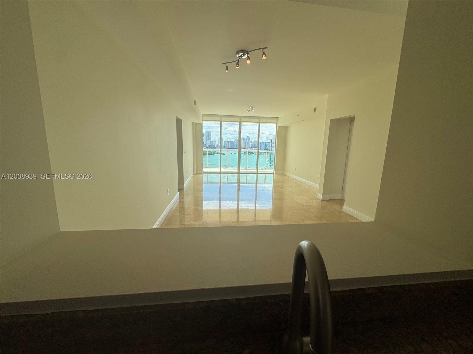 3330 NE 190 ST #1215, Aventura FL 33180