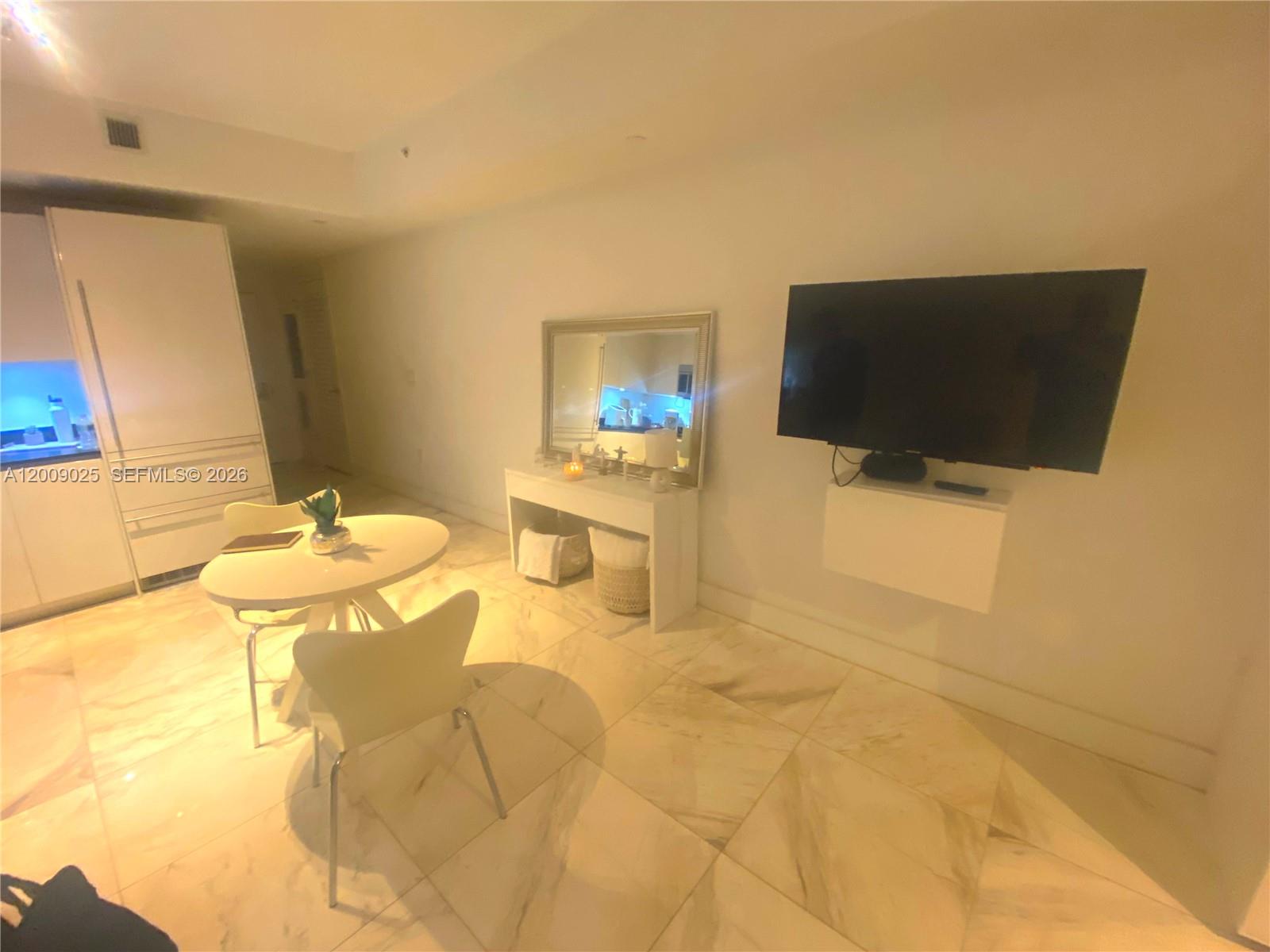 1010 Brickell Ave #2910, Miami FL 33131