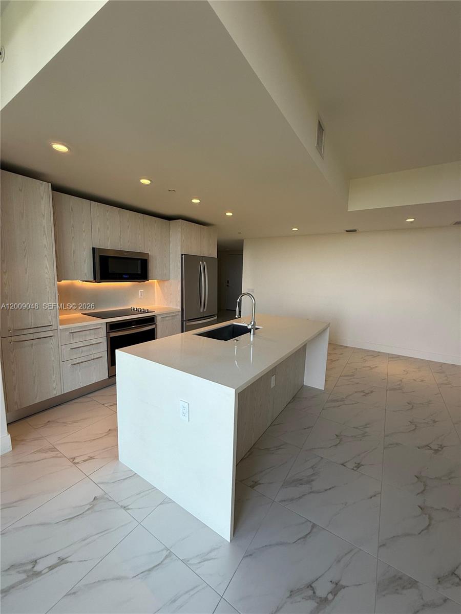 2000 Metropica Way #901, Sunrise FL 33323