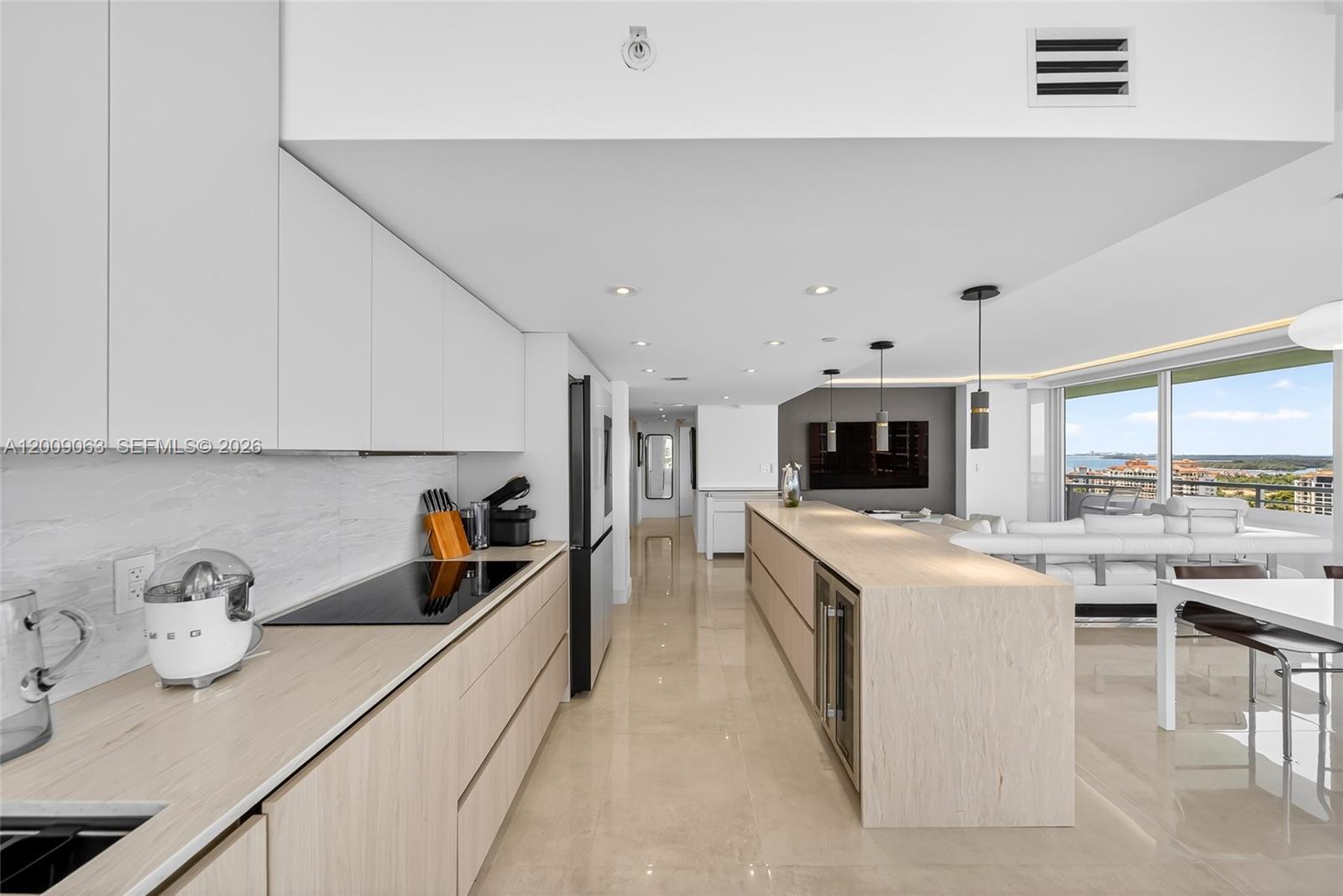 400 S Pointe Dr #2009, Miami Beach FL 33139