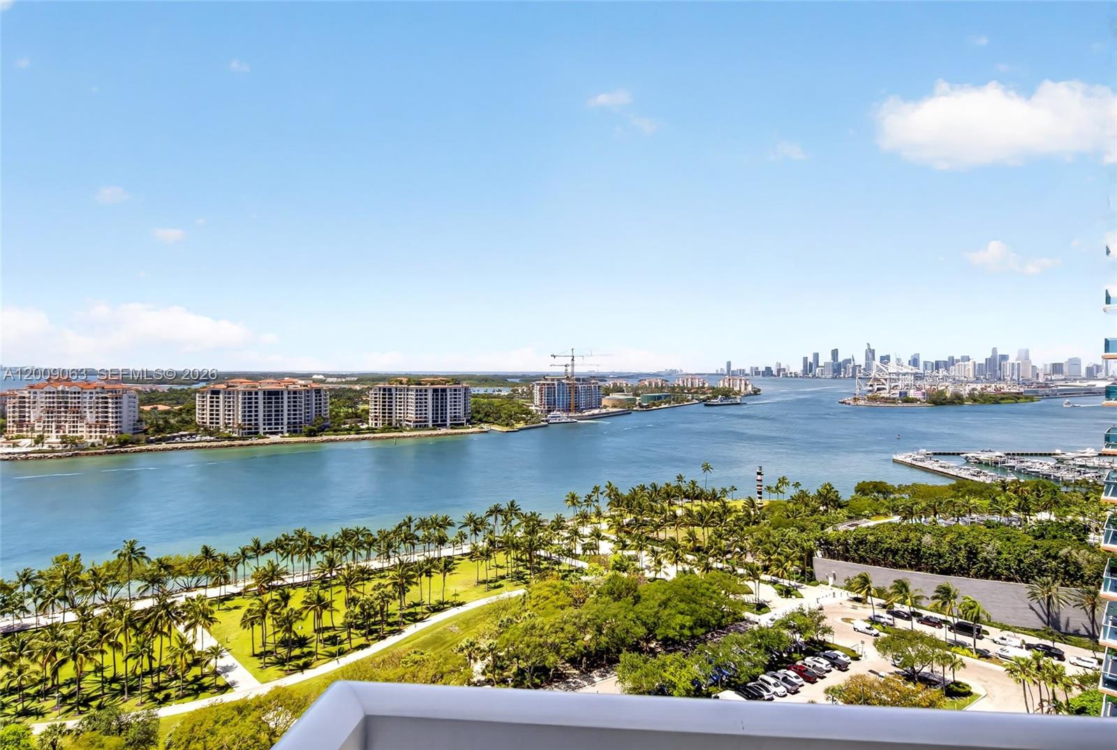 400 S Pointe Dr #2009, Miami Beach FL 33139