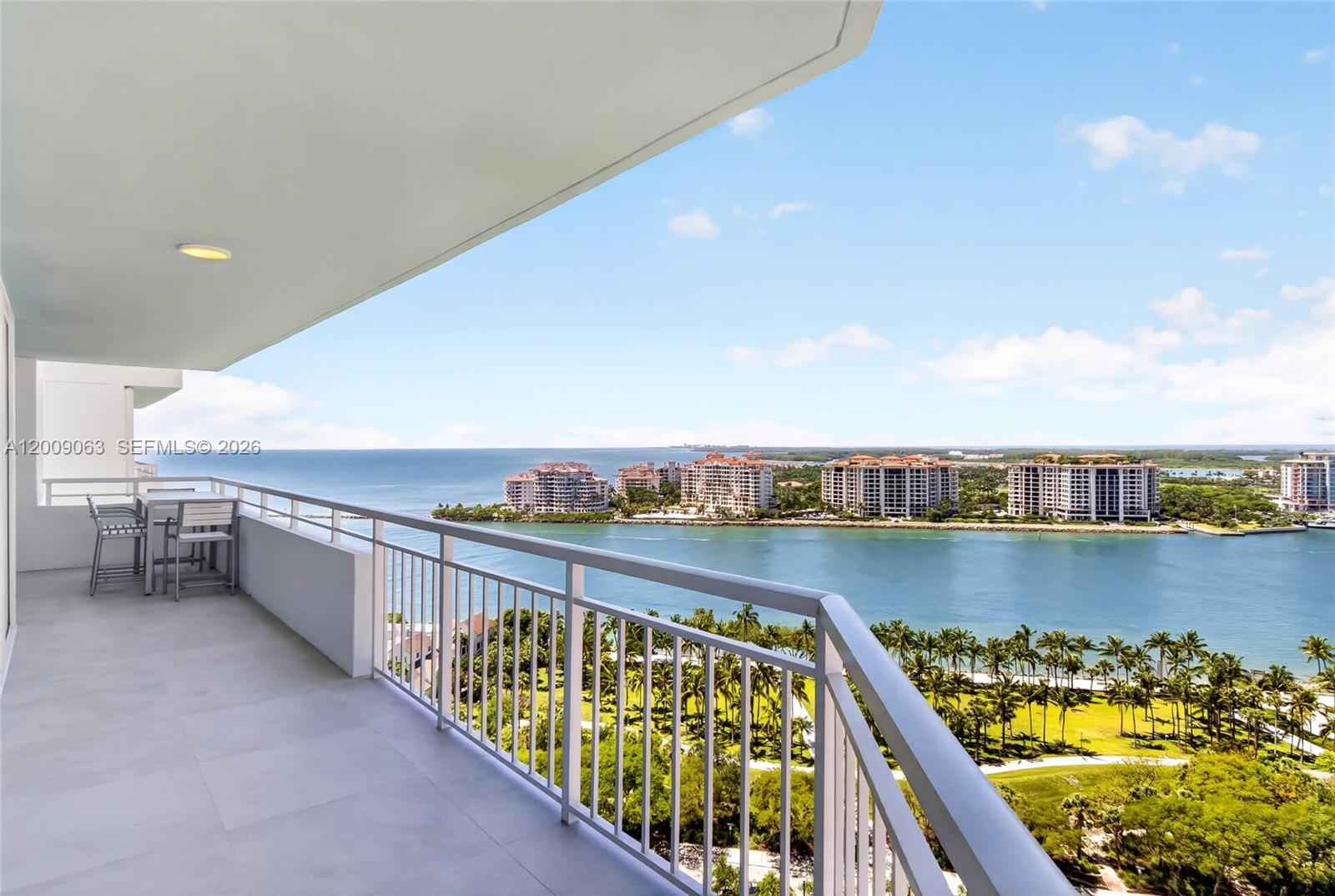 400 S Pointe Dr #2009, Miami Beach FL 33139