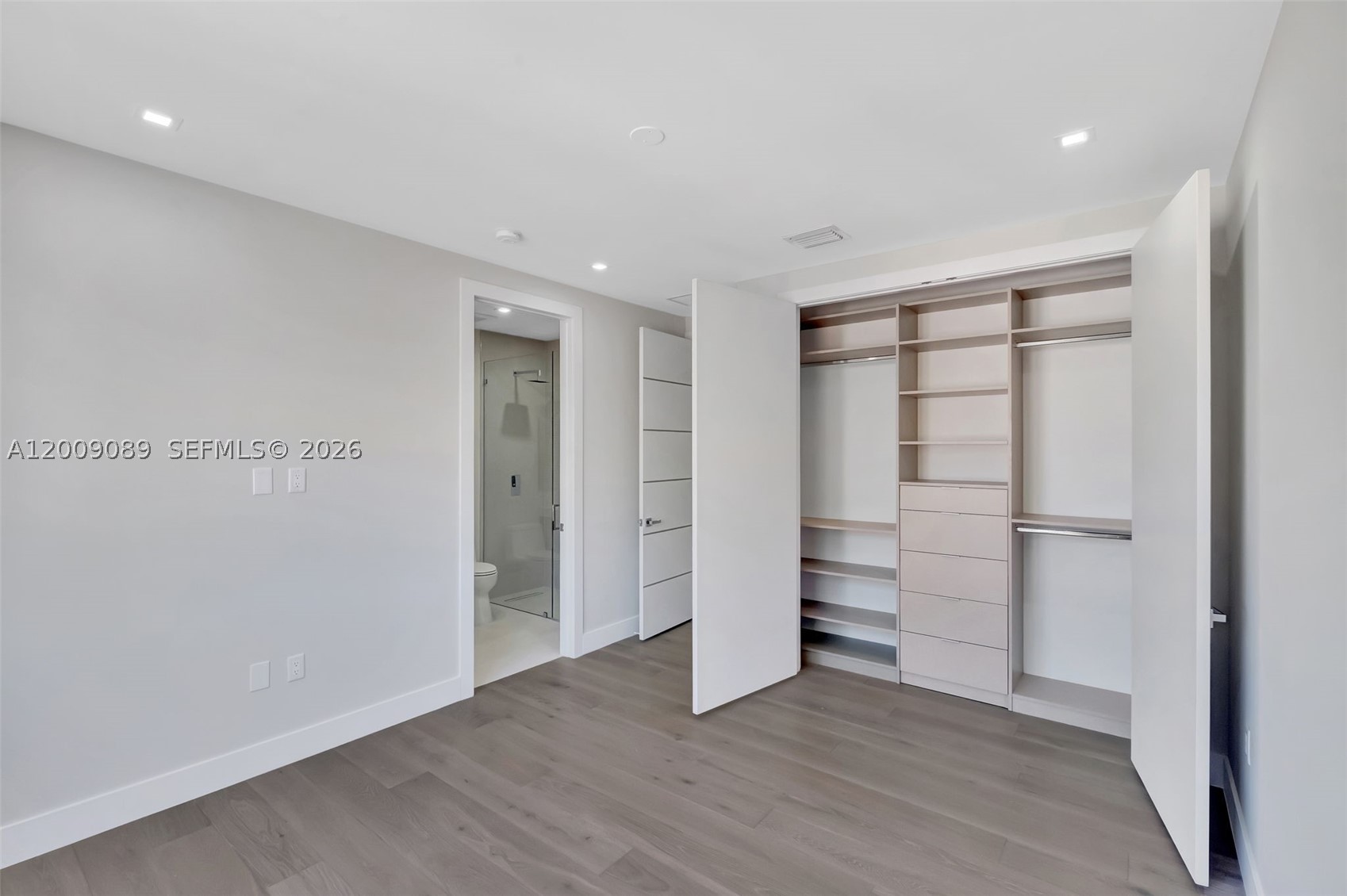 1223 SW 12th Ct #1223, Miami FL 33135