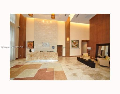 31 SE 5th St #2807, Miami FL 33131