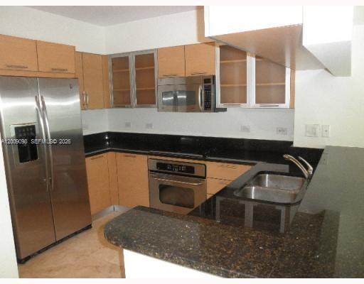 31 SE 5th St #2807, Miami FL 33131
